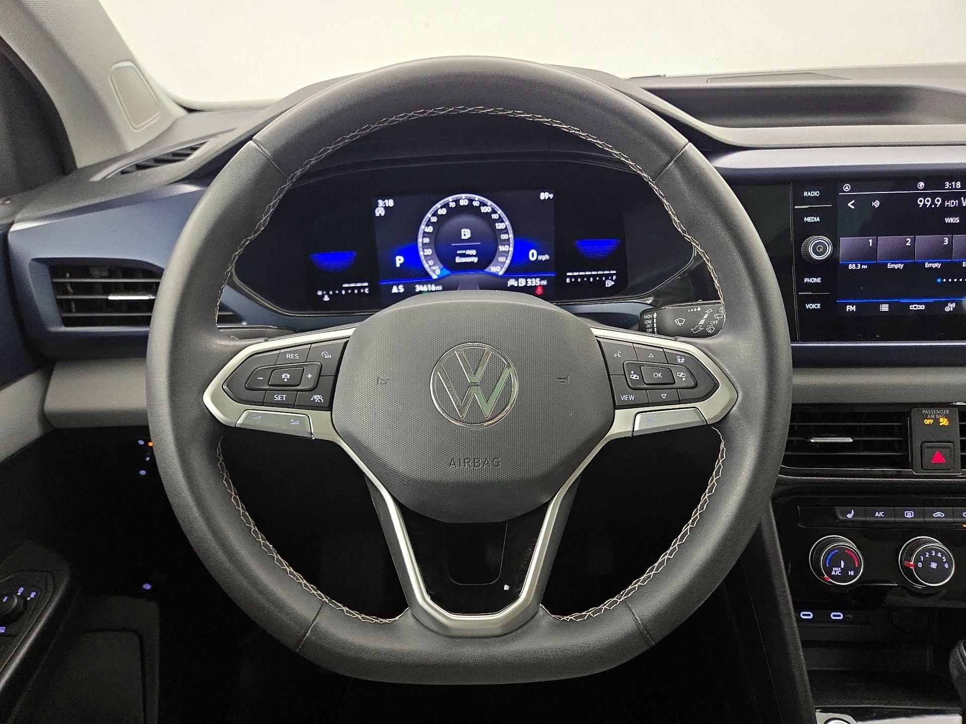 Thumbnail: 2023 Volkswagen Taos - 10