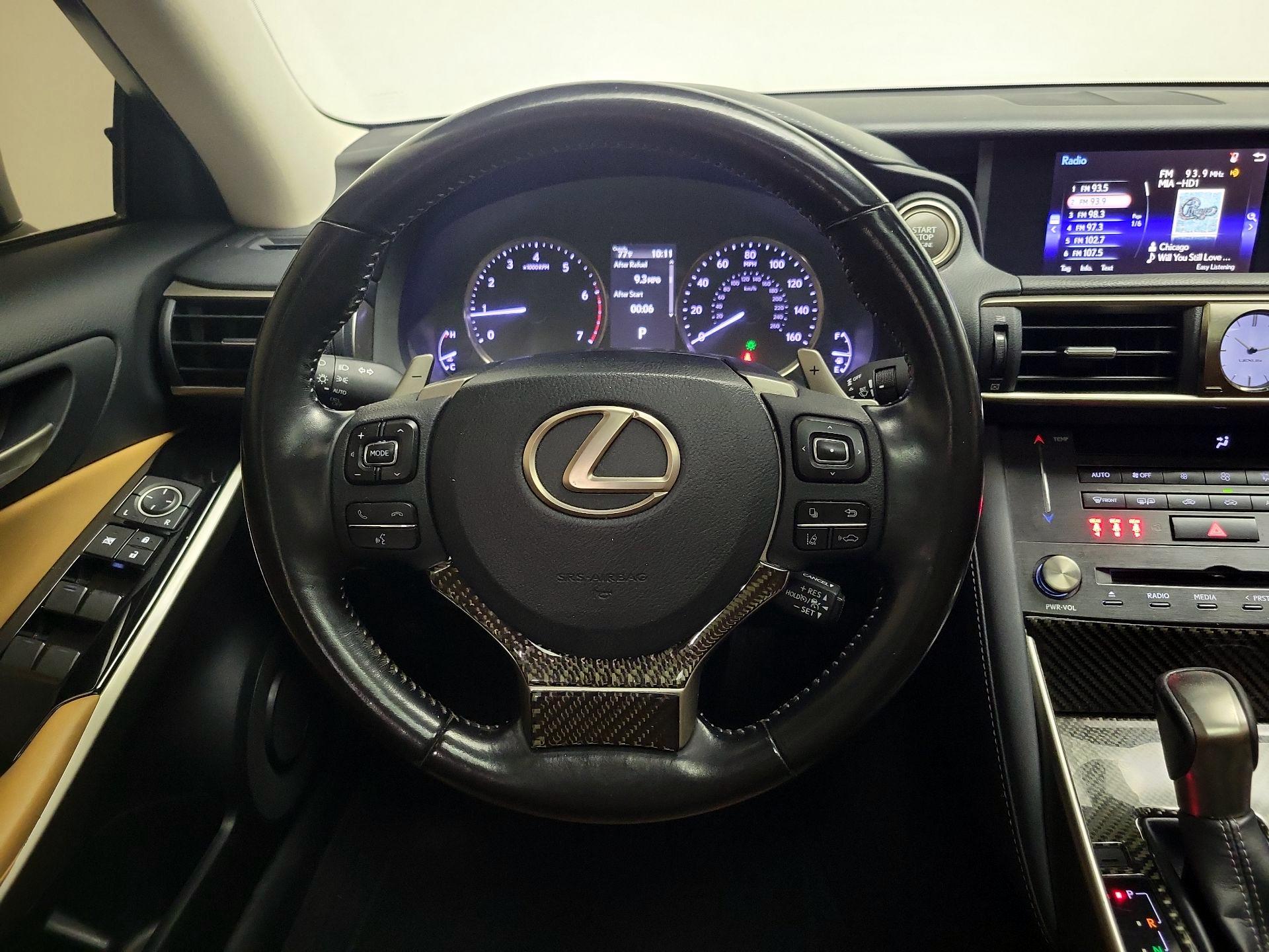 Thumbnail: 2018 Lexus IS - 10