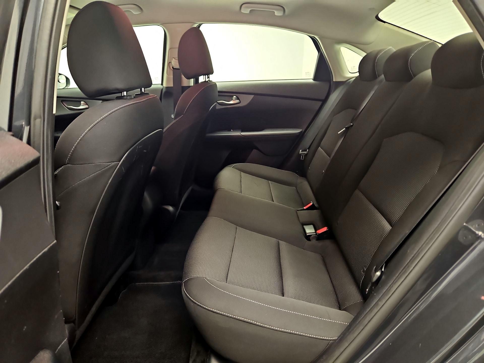 Thumbnail: 2019 Kia Forte - 17