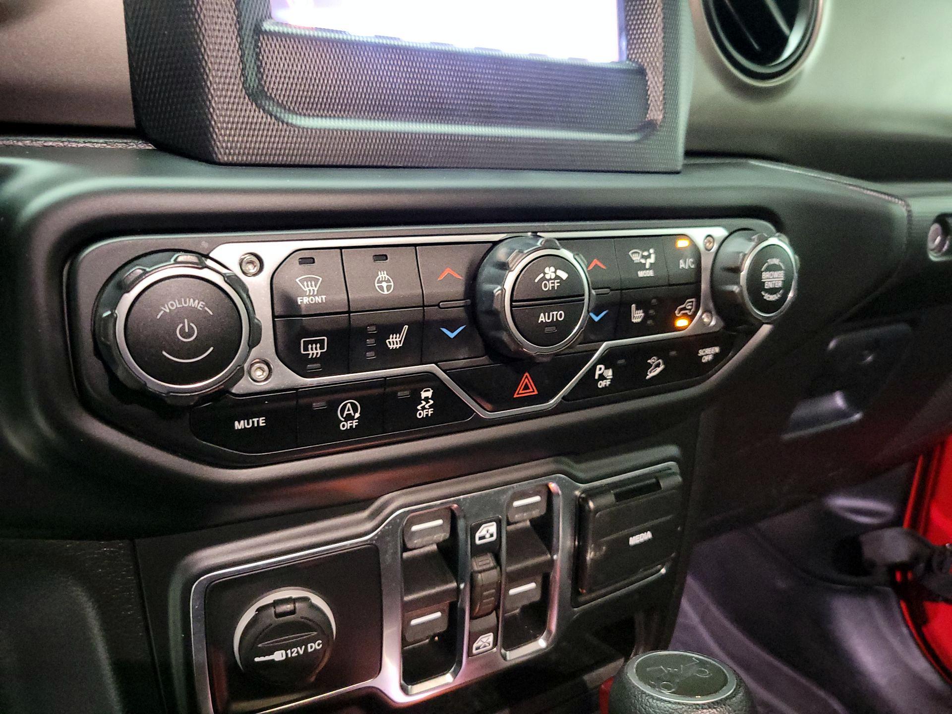 Thumbnail: 2020 Jeep Wrangler - 15