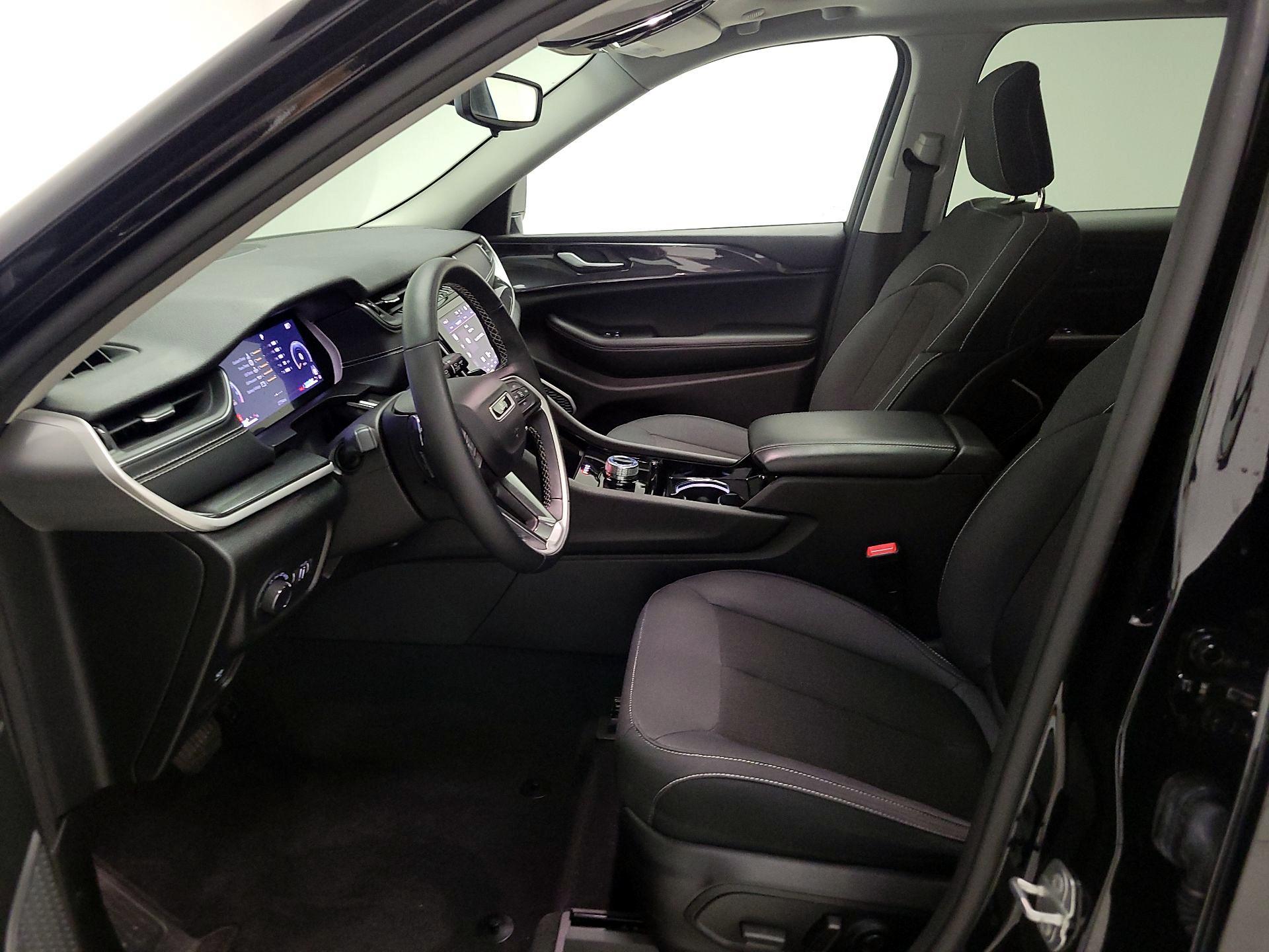 Thumbnail: 2022 Jeep Grand Cherokee - 11