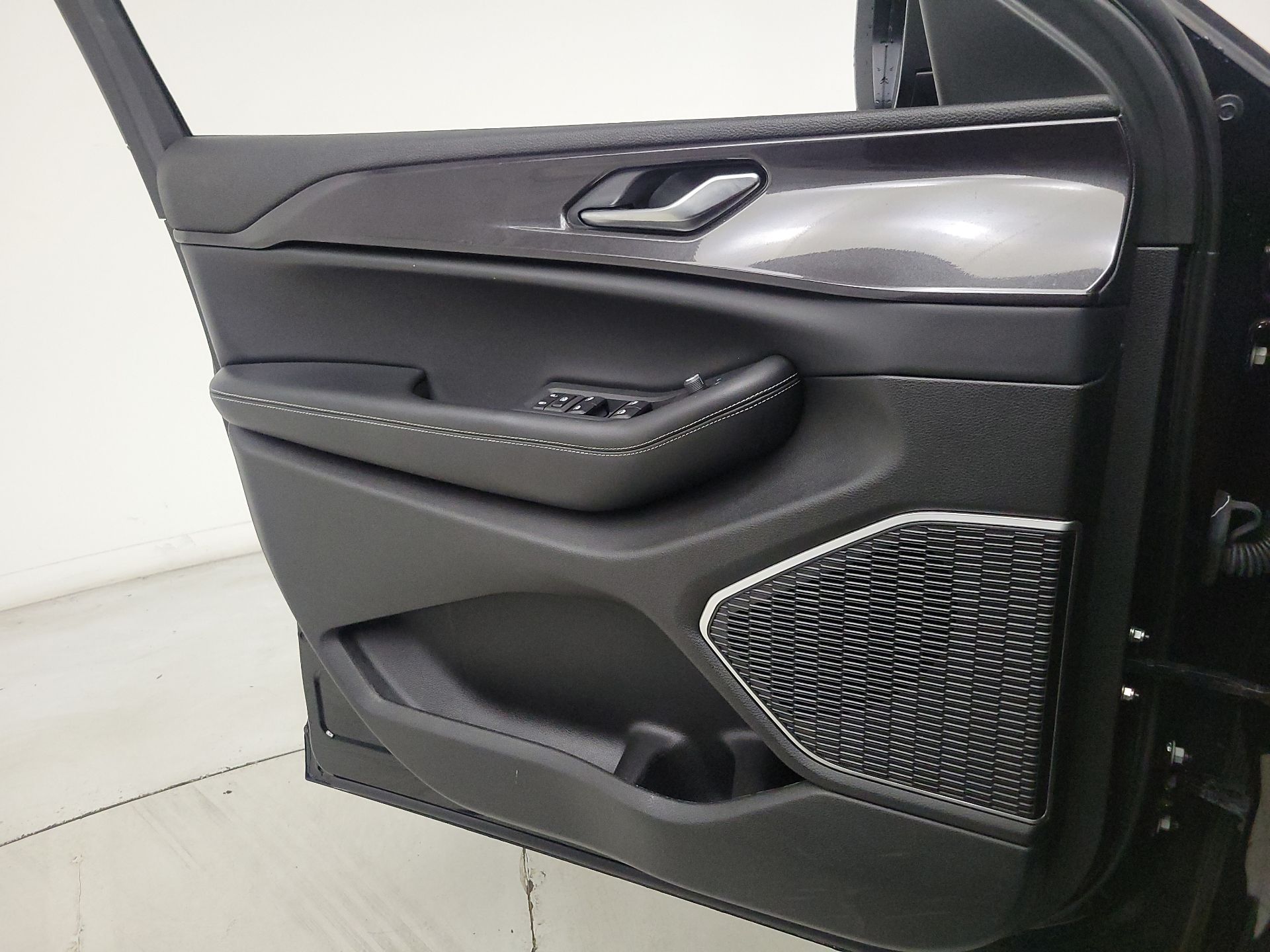 Thumbnail: 2022 Jeep Grand Cherokee - 12