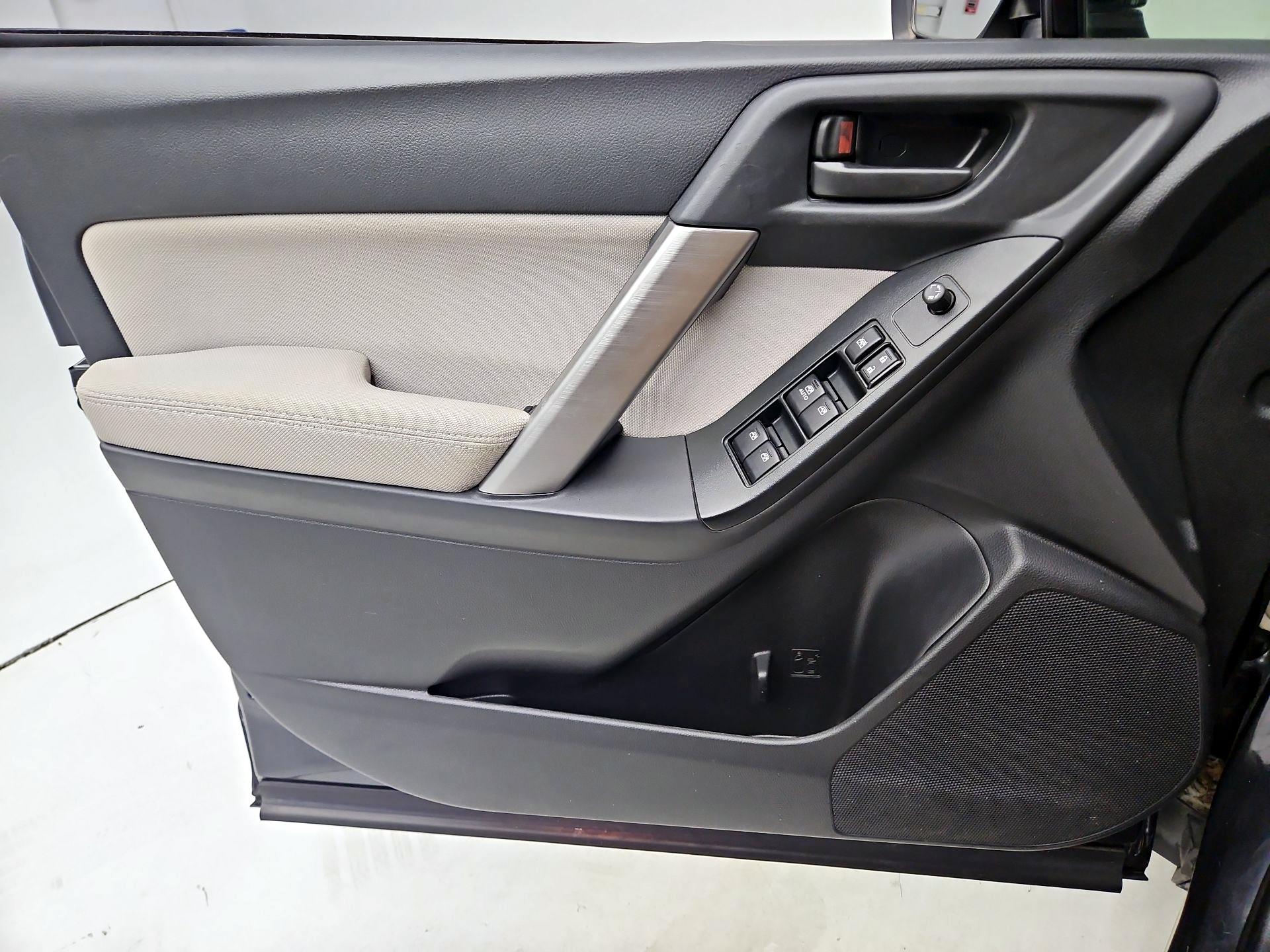 Thumbnail: 2015 Subaru Forester - 12