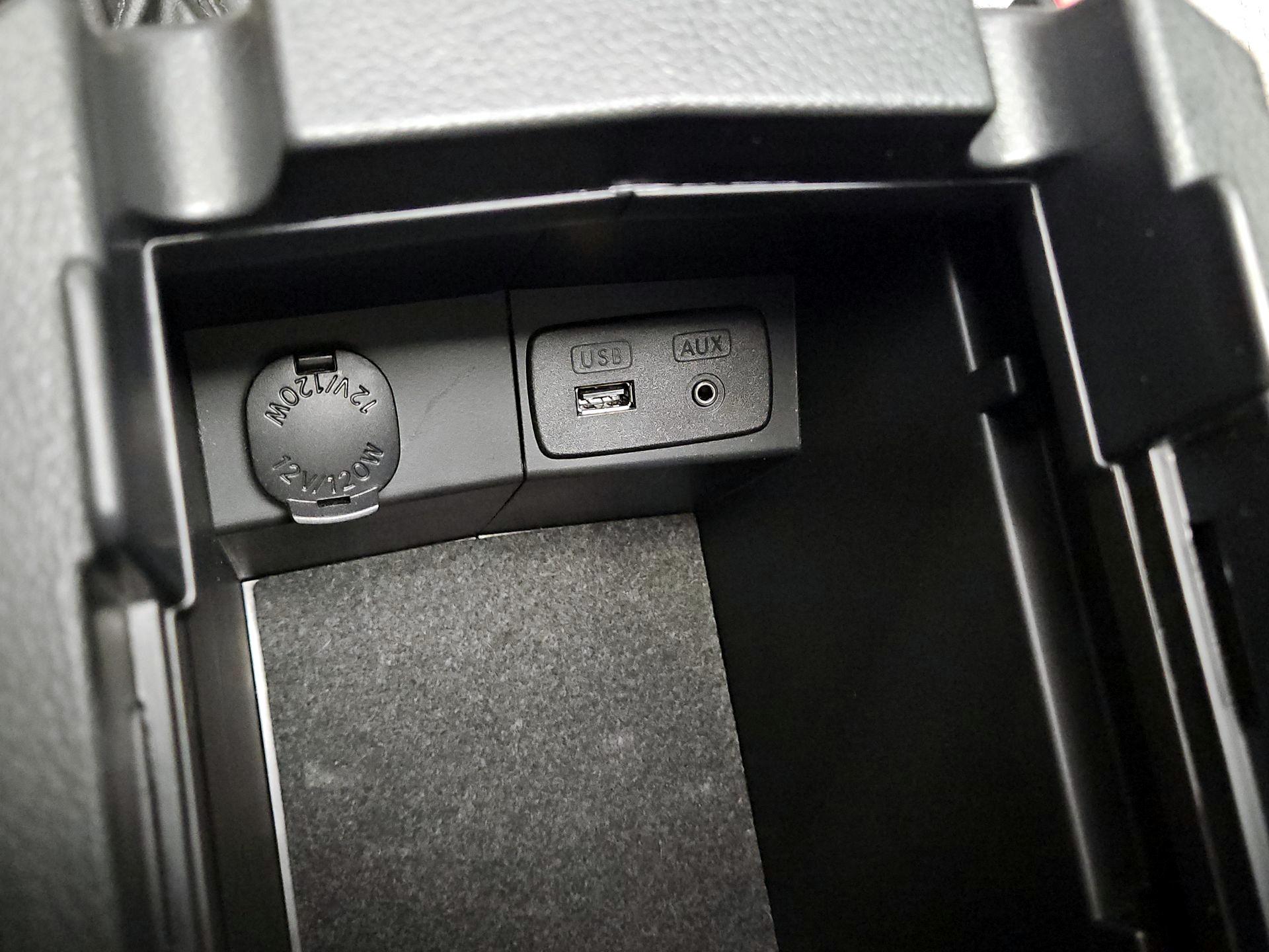 Thumbnail: 2015 Subaru Forester - 18