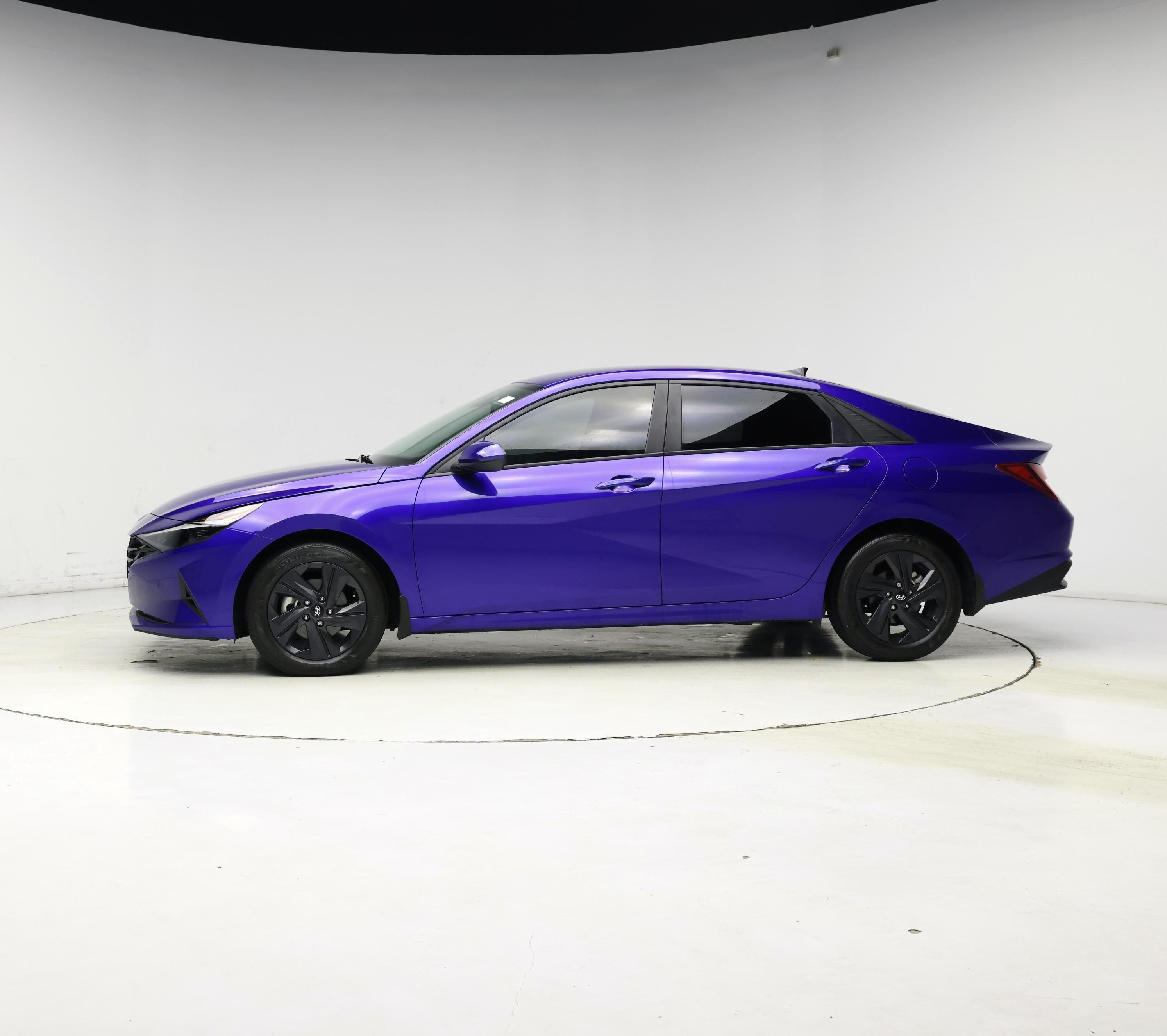 Thumbnail: 2023 Hyundai Elantra - 3