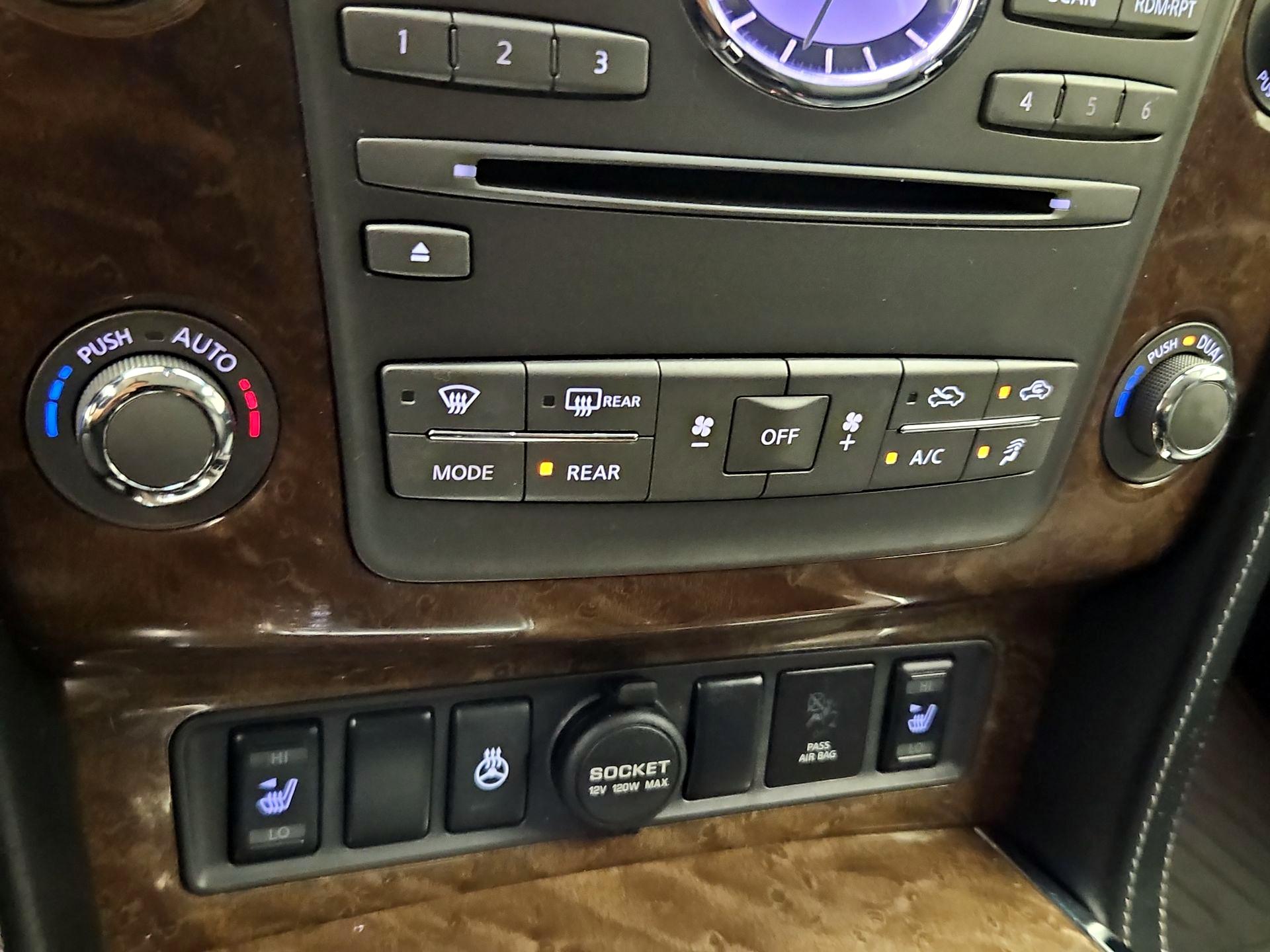 Thumbnail: 2017 INFINITI QX80 - 17