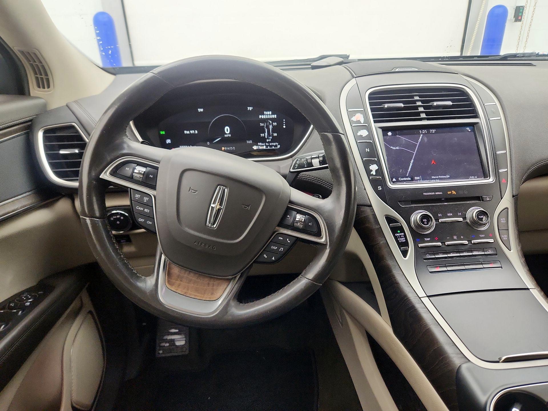 Thumbnail: 2019 Lincoln Nautilus - 10
