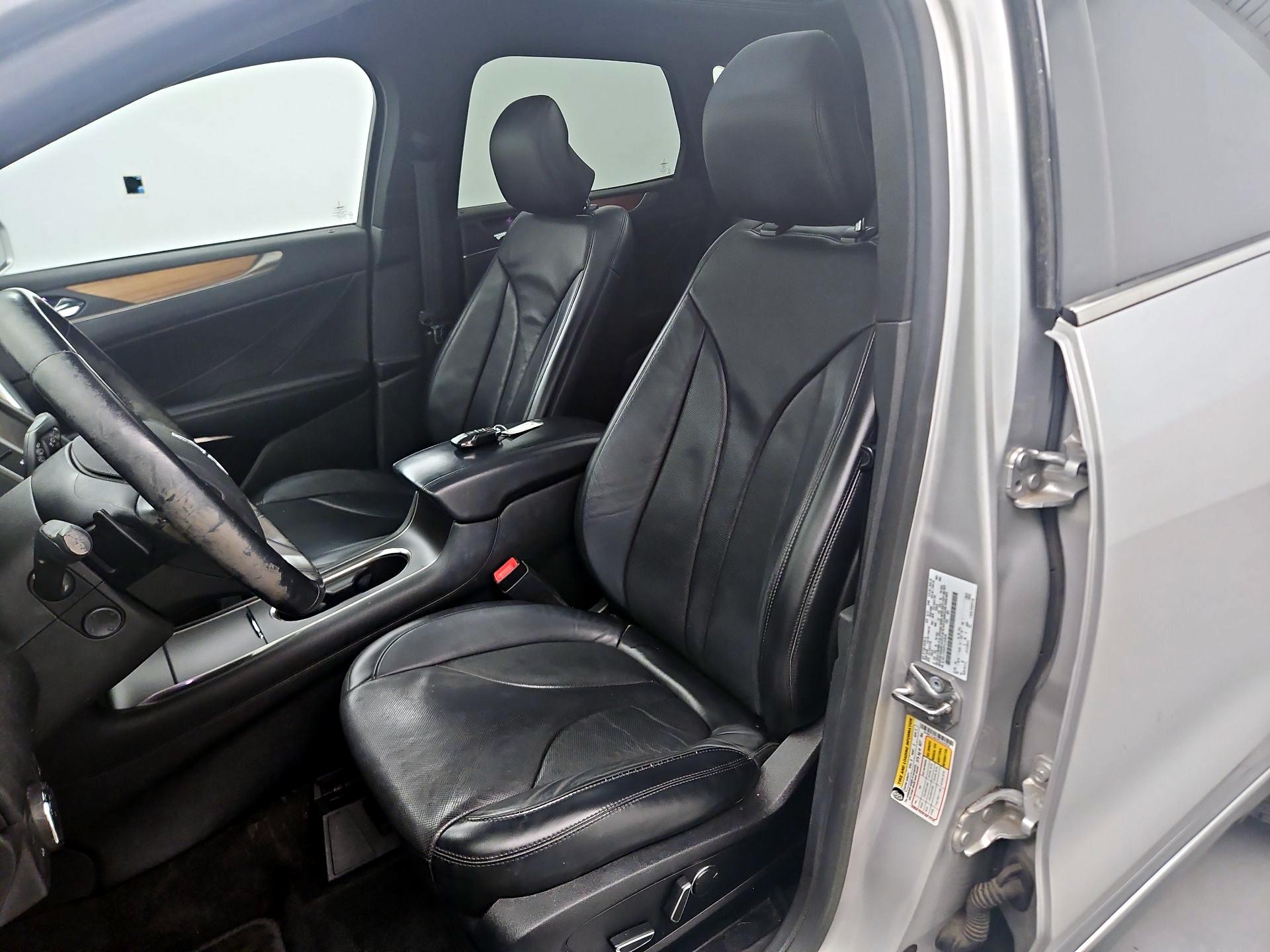 Thumbnail: 2015 Lincoln MKC - 11
