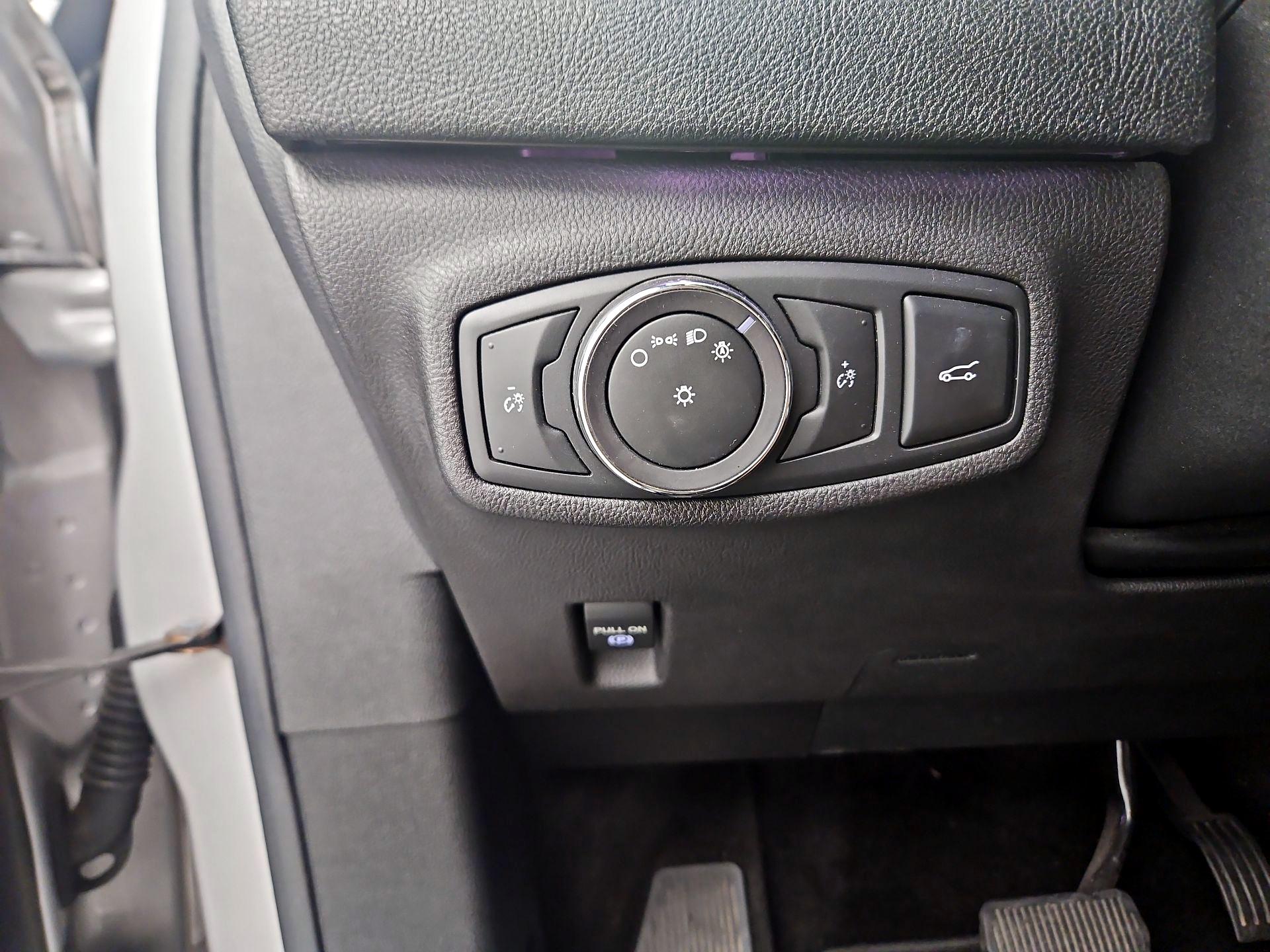 Thumbnail: 2015 Lincoln MKC - 13