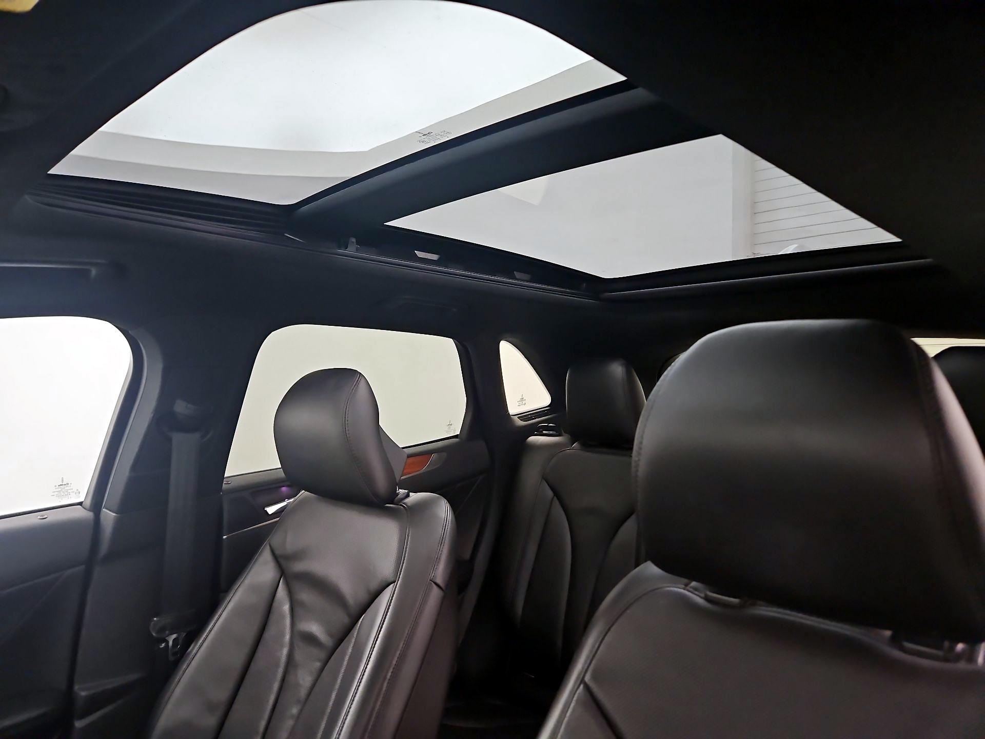 Thumbnail: 2015 Lincoln MKC - 18