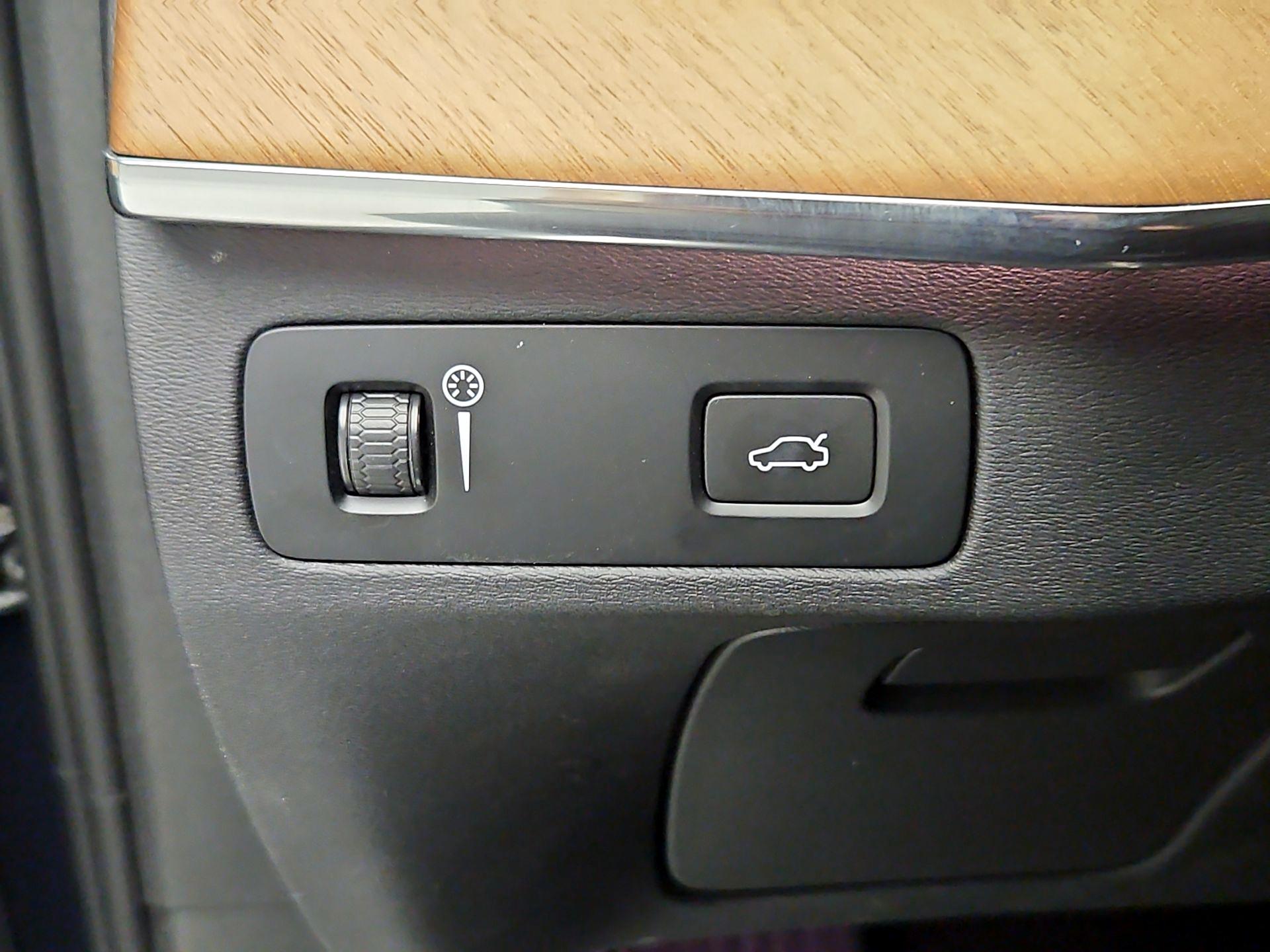 Thumbnail: 2022 Volvo XC90 - 13