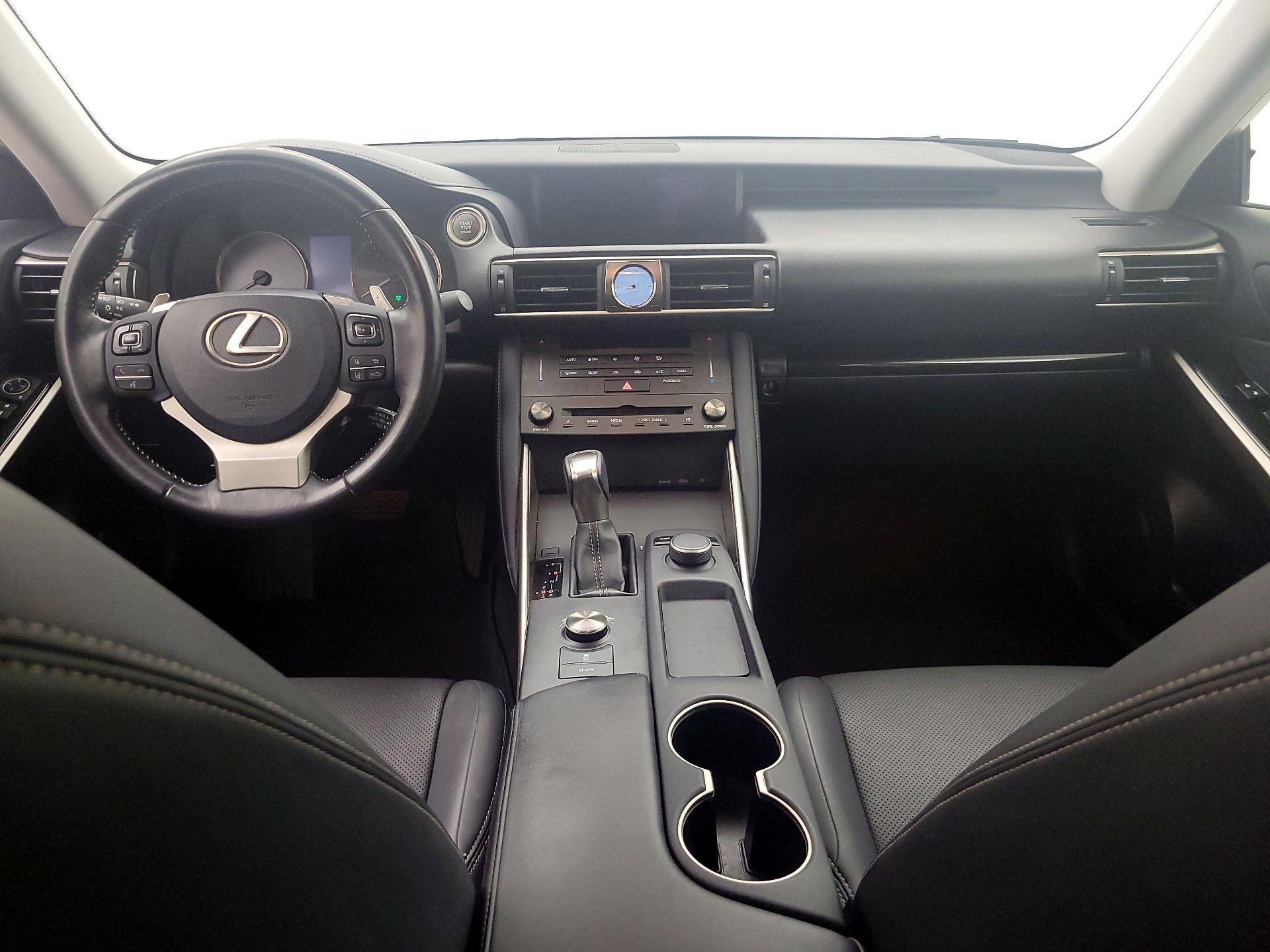Thumbnail: 2019 Lexus IS - 9