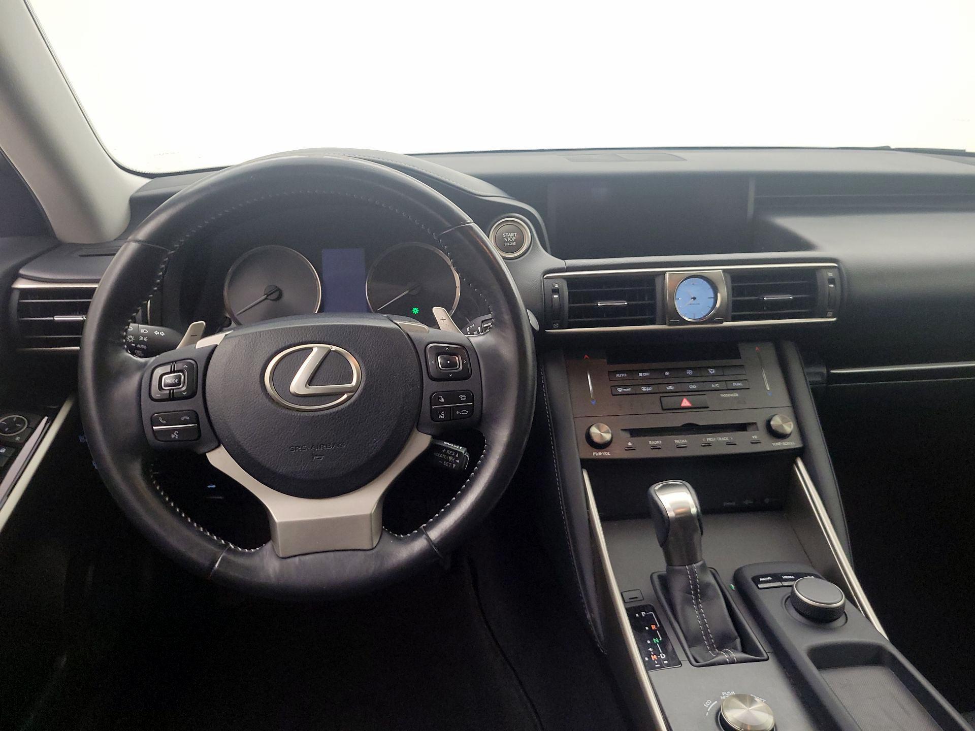 Thumbnail: 2019 Lexus IS - 10