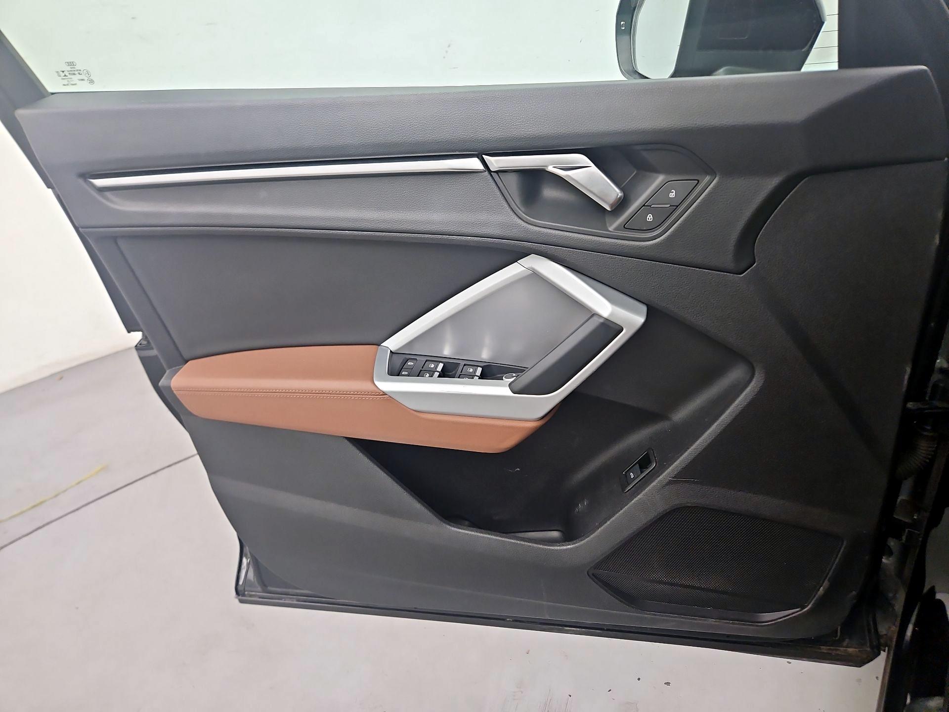 Thumbnail: 2020 Audi Q3 - 12