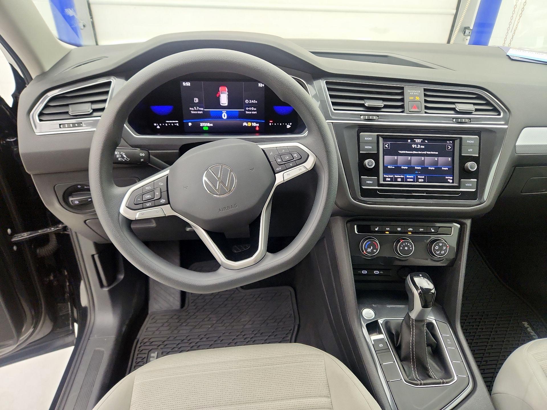 Thumbnail: 2023 Volkswagen Tiguan - 9
