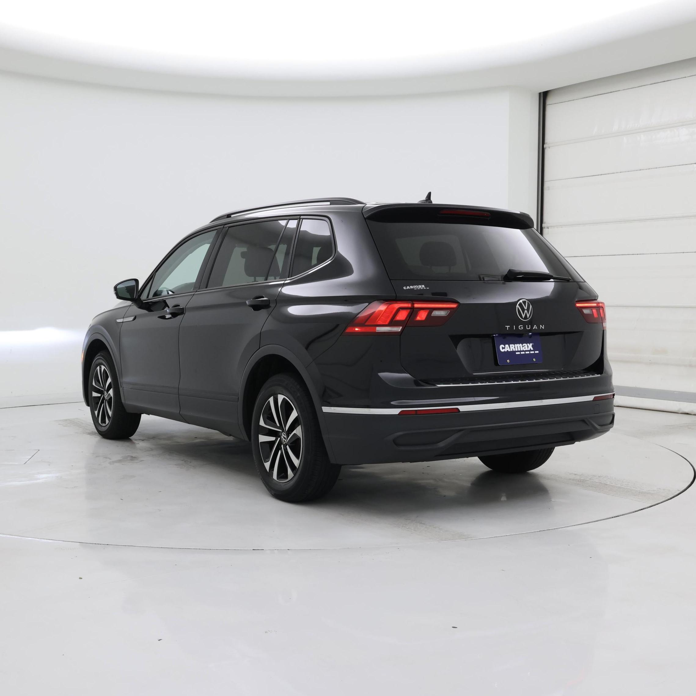 Thumbnail: 2023 Volkswagen Tiguan - 2