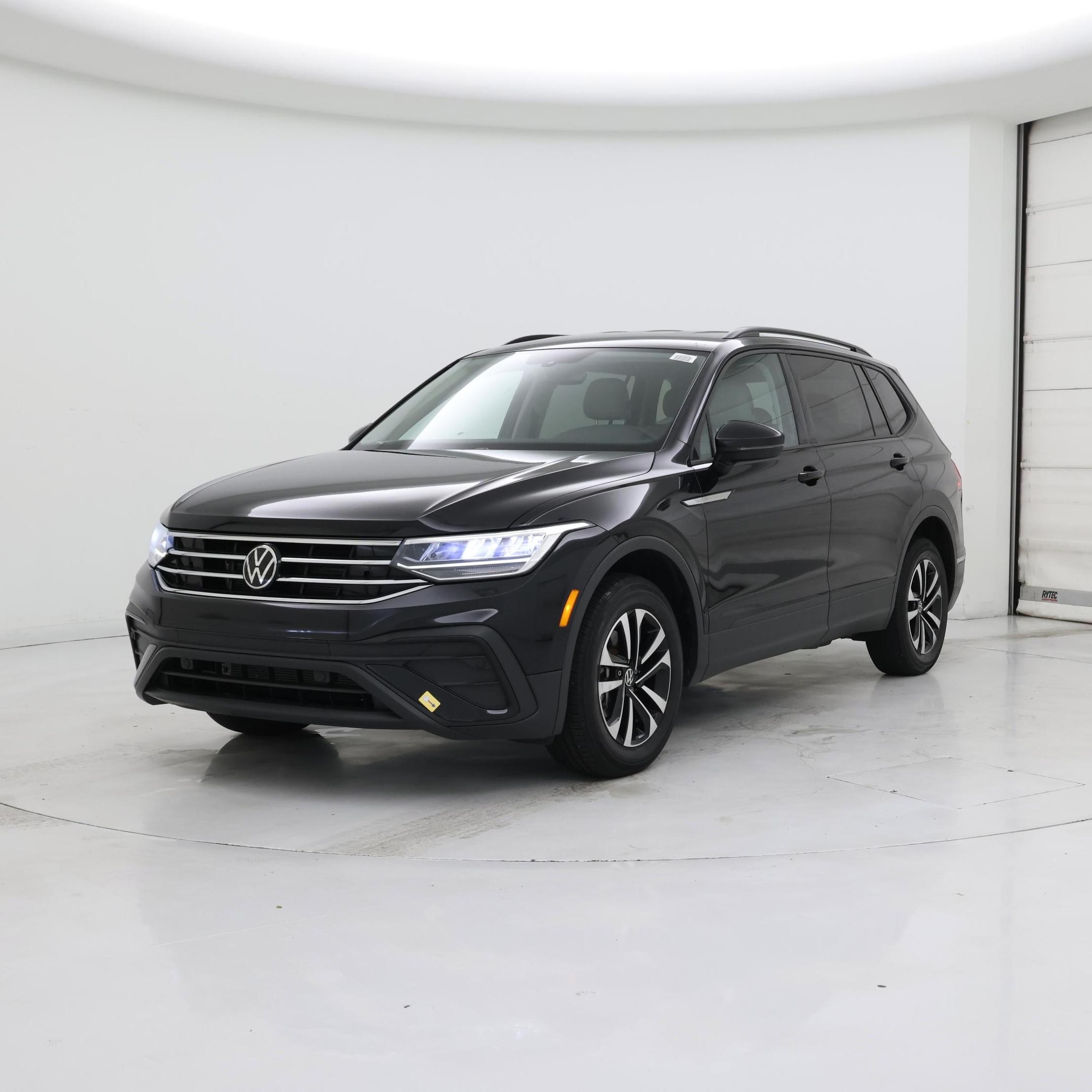 Thumbnail: 2023 Volkswagen Tiguan - 4