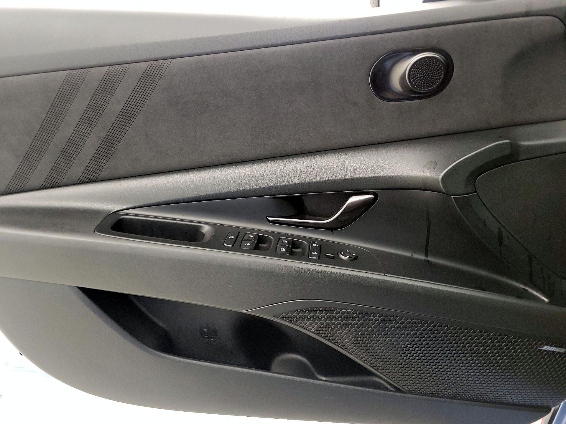 Thumbnail: 2022 Hyundai Elantra - 12