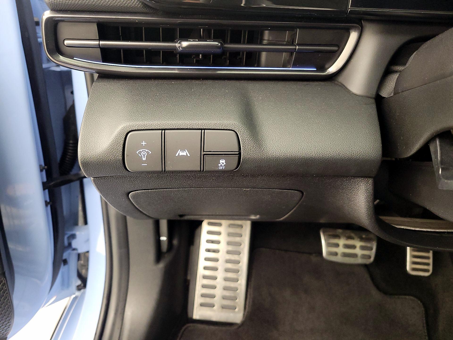 Thumbnail: 2022 Hyundai Elantra - 13