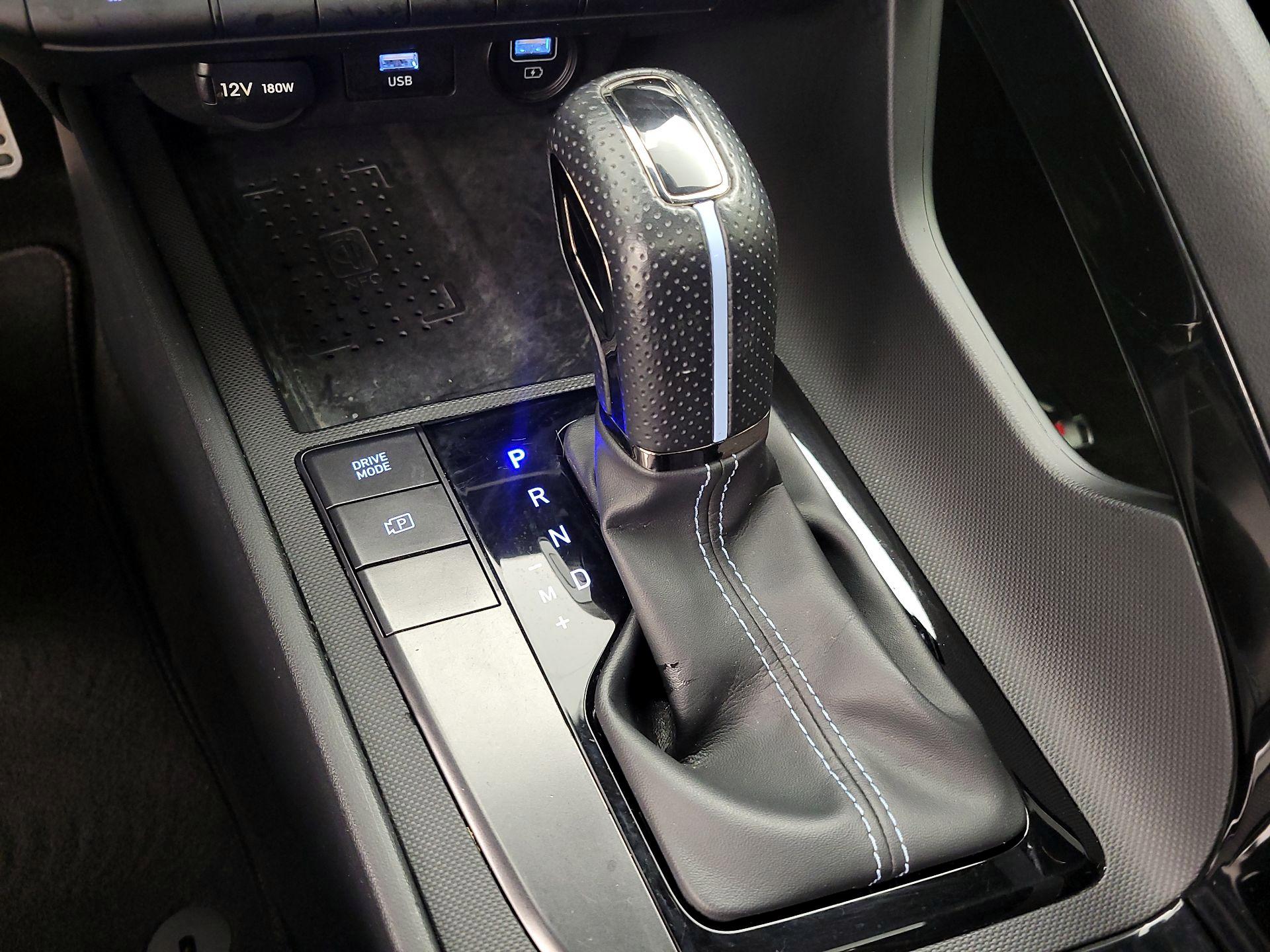 Thumbnail: 2022 Hyundai Elantra - 18