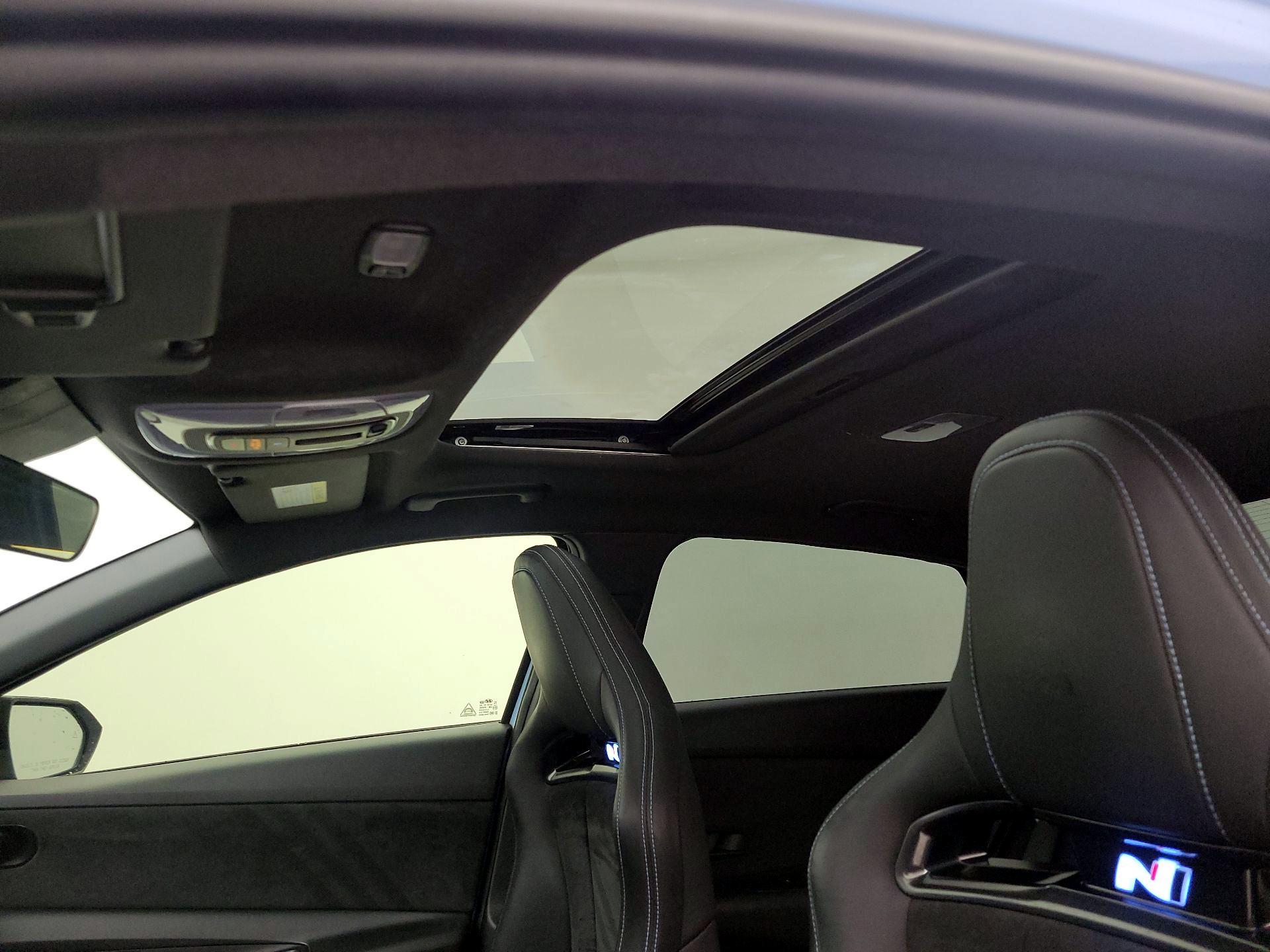 Thumbnail: 2022 Hyundai Elantra - 20