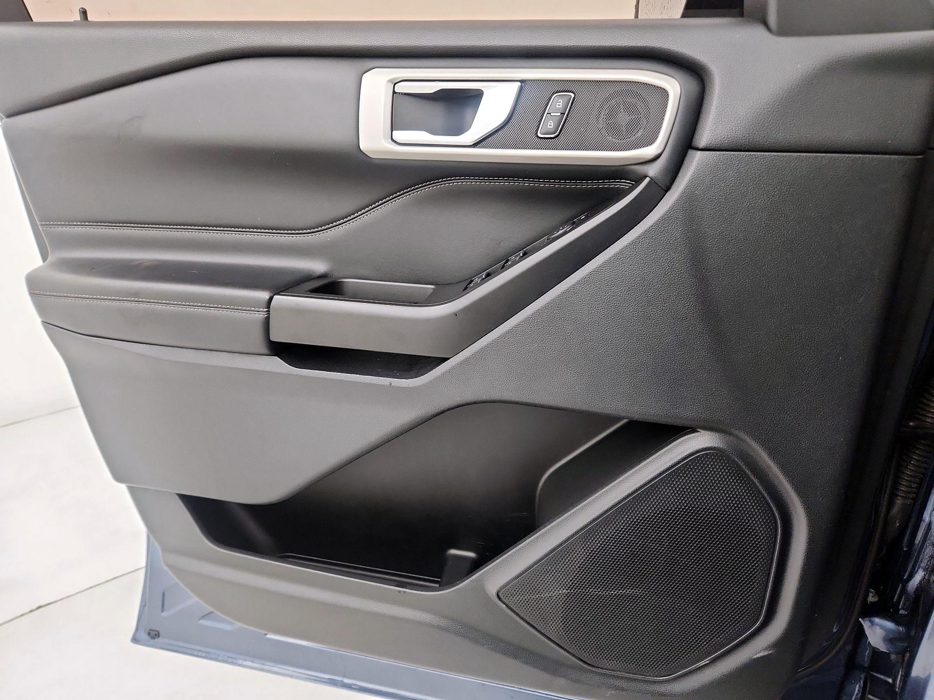 Thumbnail: 2020 Ford Explorer - 12