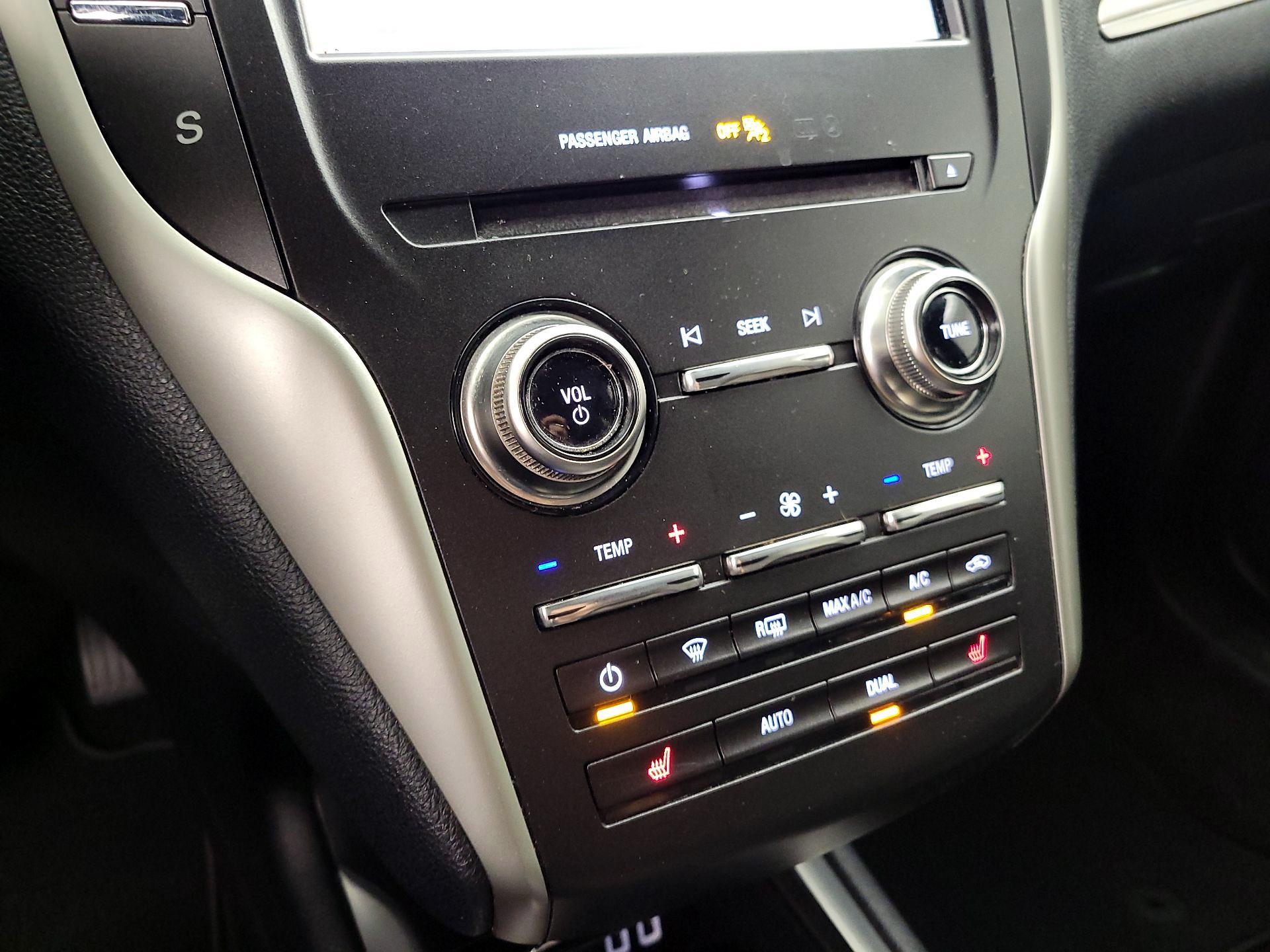 Thumbnail: 2019 Lincoln MKC - 16