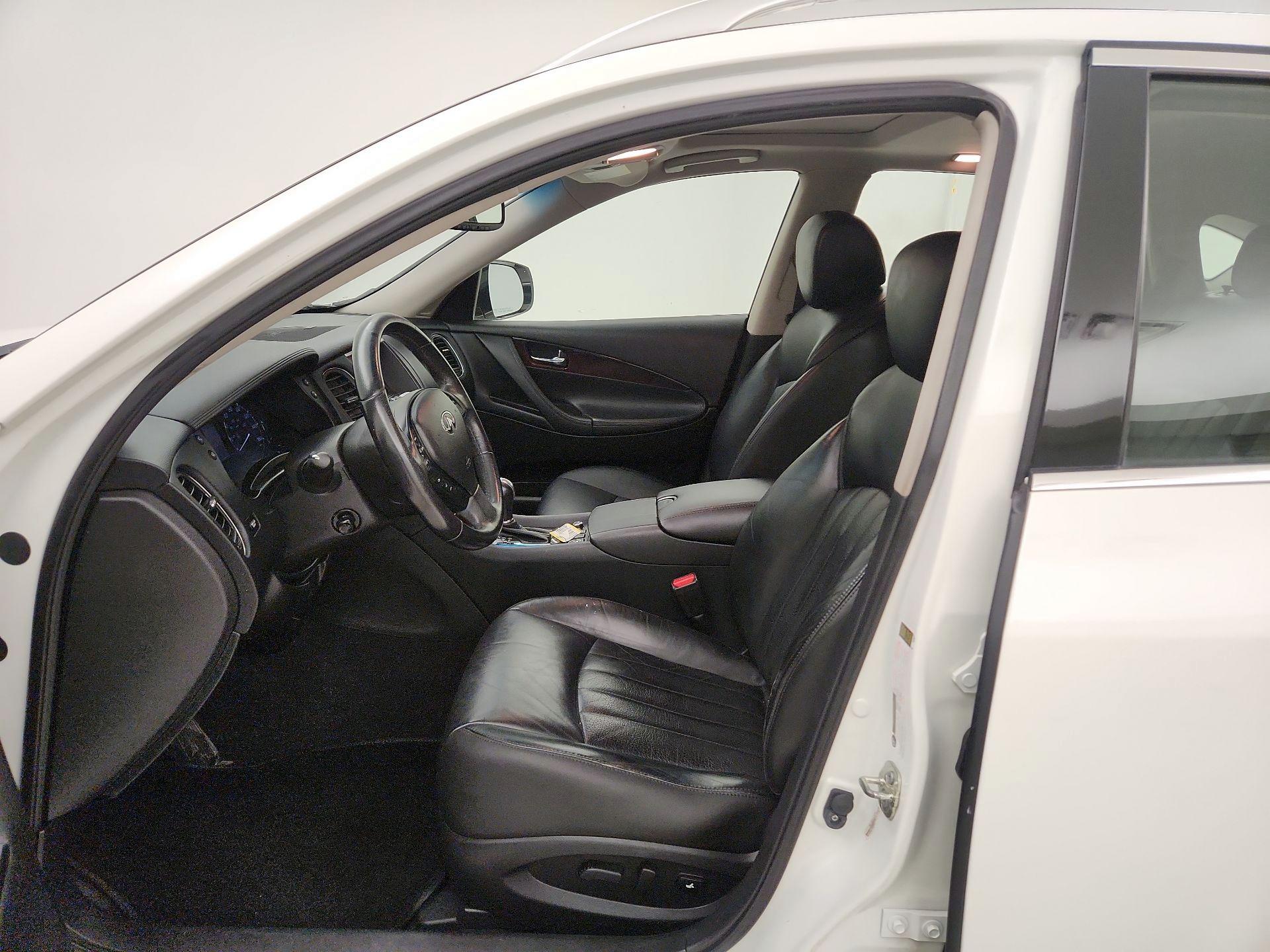 Thumbnail: 2016 INFINITI QX50 - 11