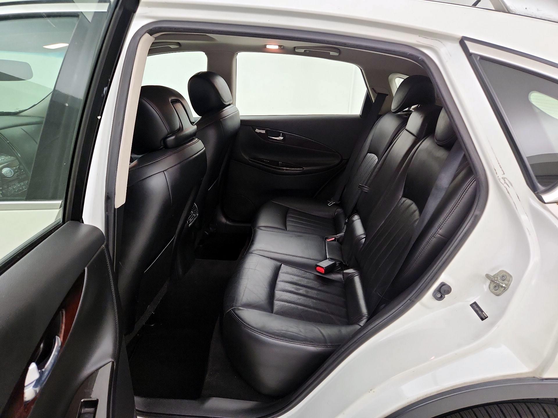 Thumbnail: 2016 INFINITI QX50 - 20