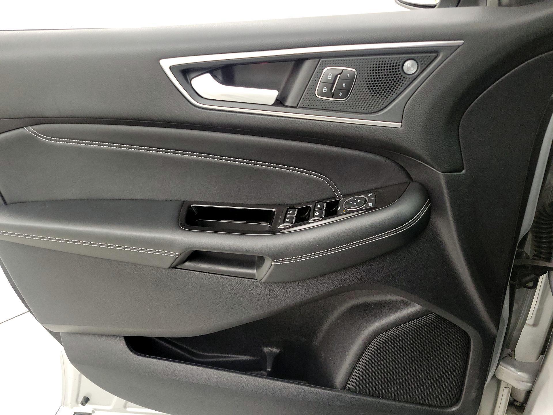 Thumbnail: 2019 Ford Edge - 12