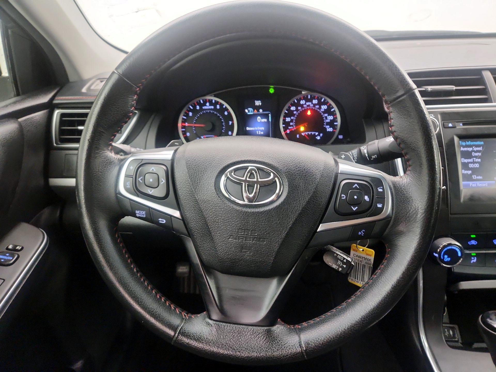 Thumbnail: 2015 Toyota Camry - 10