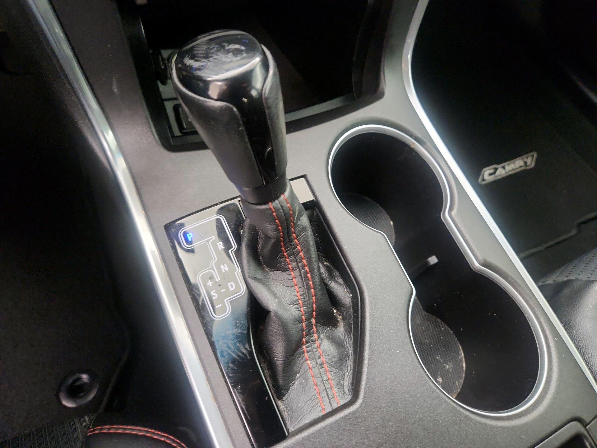 Thumbnail: 2015 Toyota Camry - 15