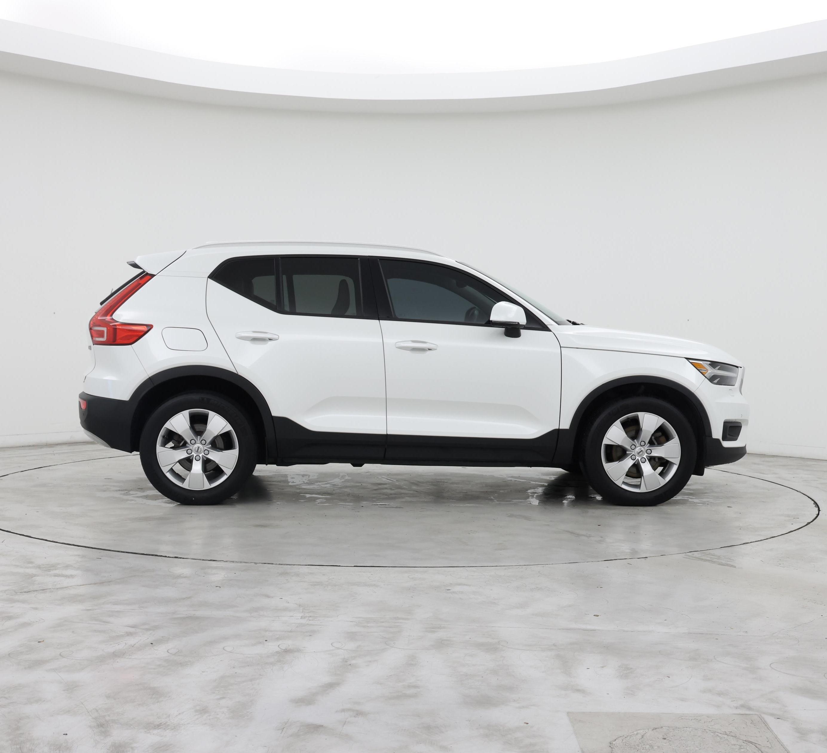 Thumbnail: 2021 Volvo XC40 - 7