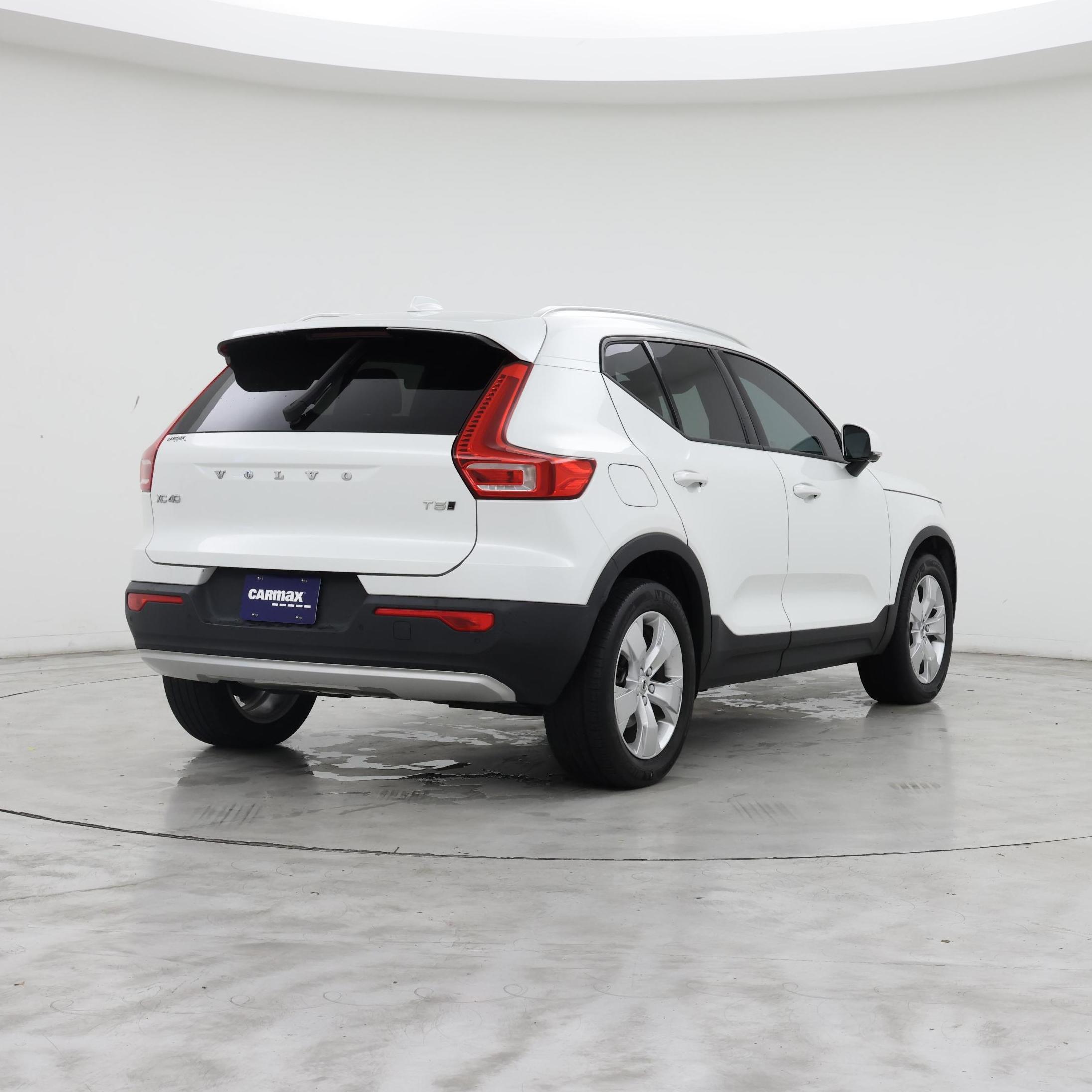 Thumbnail: 2021 Volvo XC40 - 8