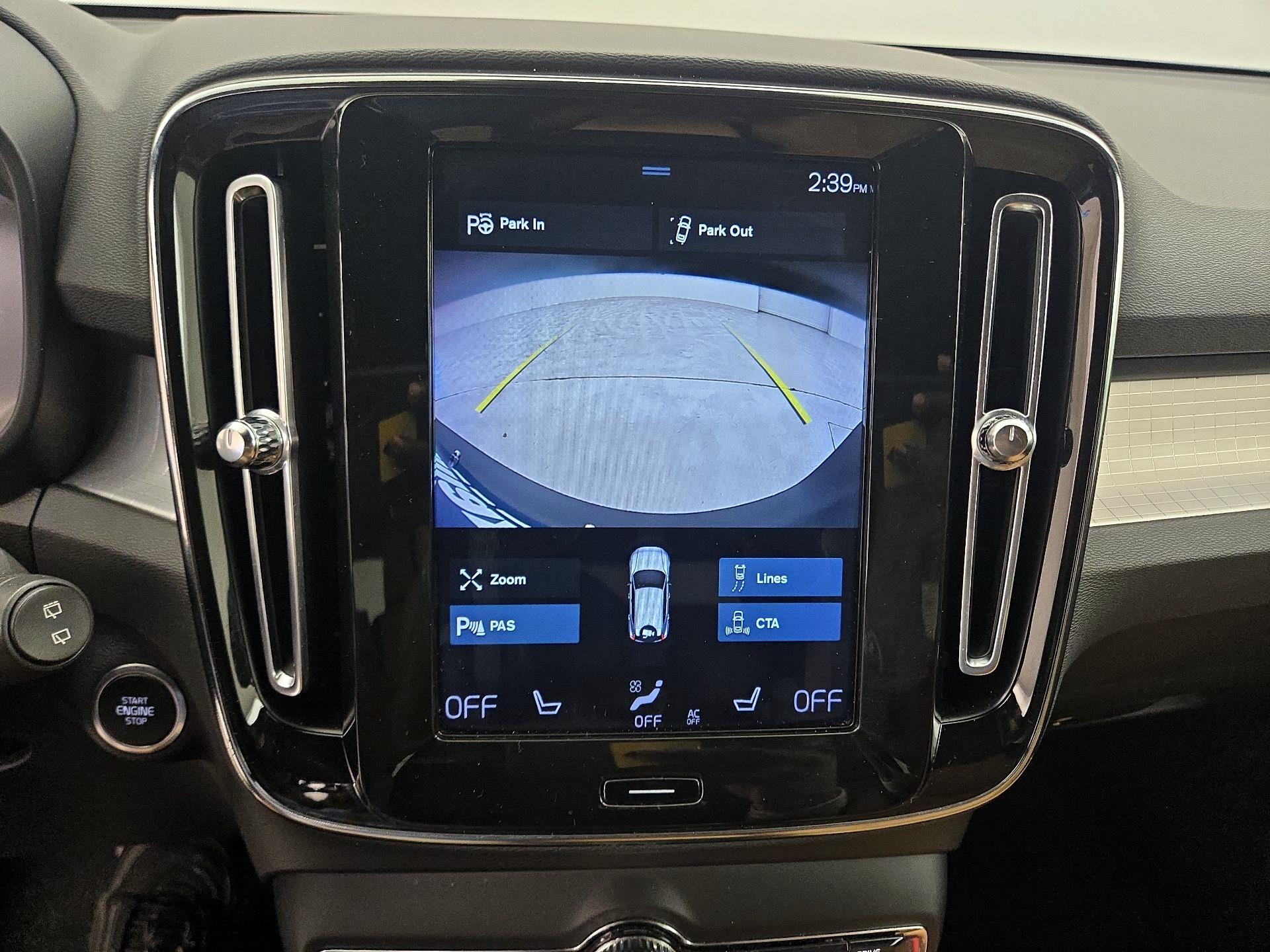 Thumbnail: 2019 Volvo XC40 - 15