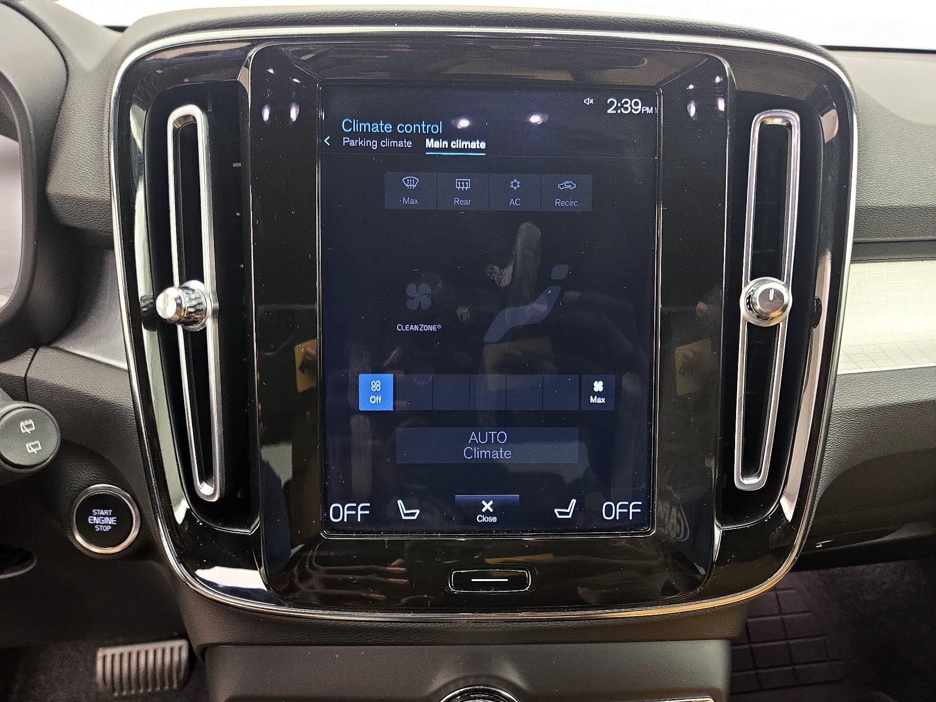 Thumbnail: 2019 Volvo XC40 - 17