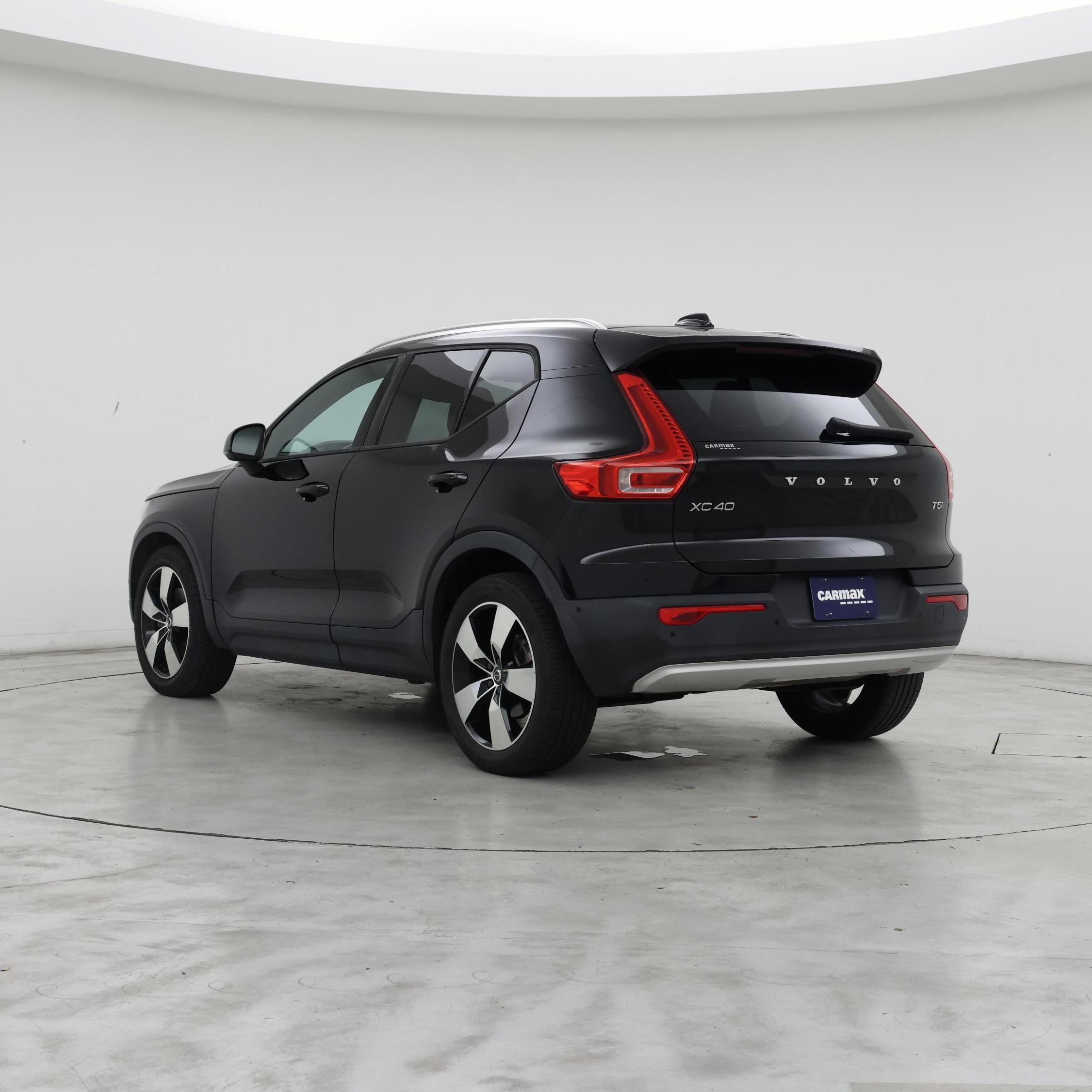 Thumbnail: 2019 Volvo XC40 - 2