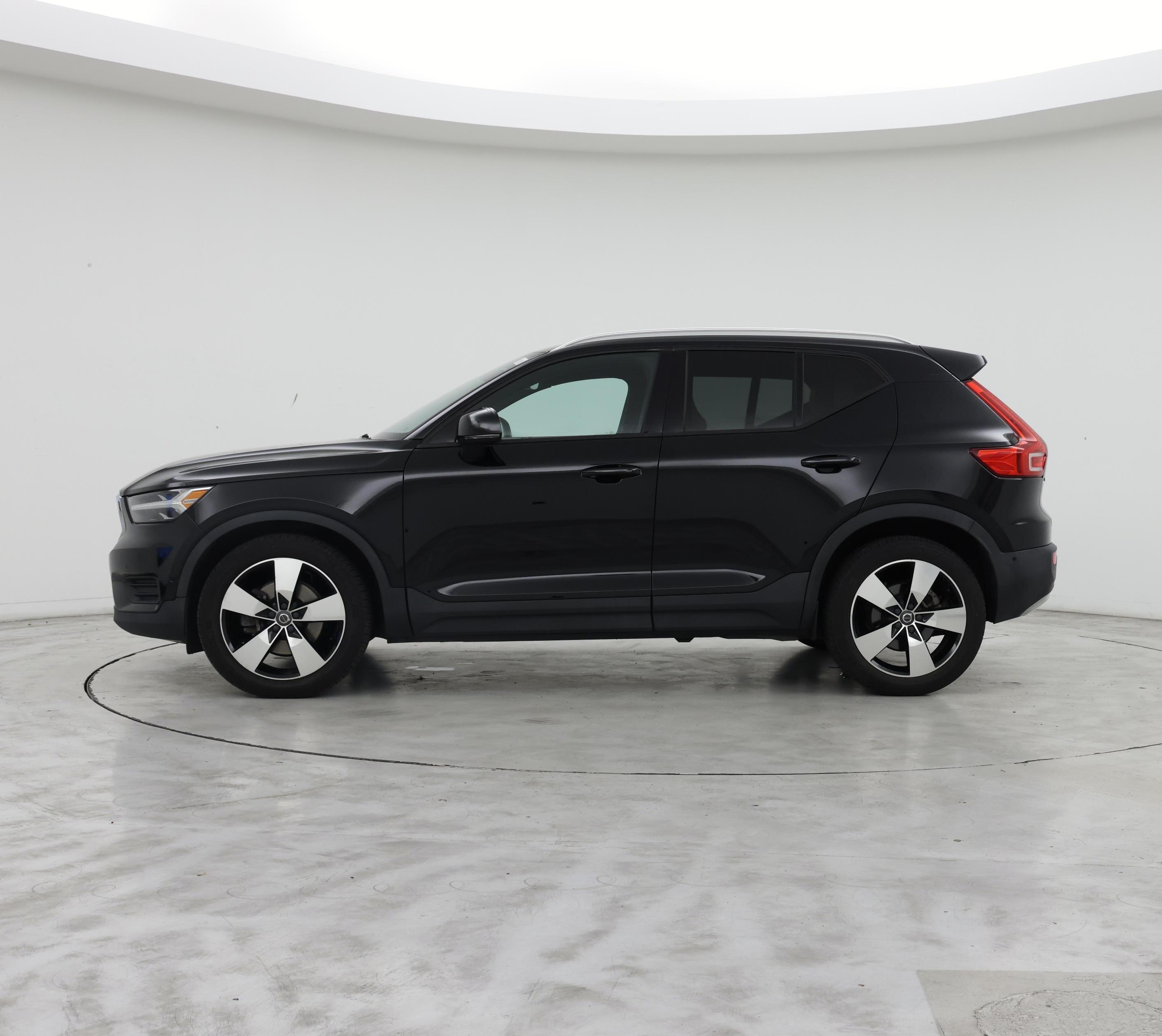 Thumbnail: 2019 Volvo XC40 - 3