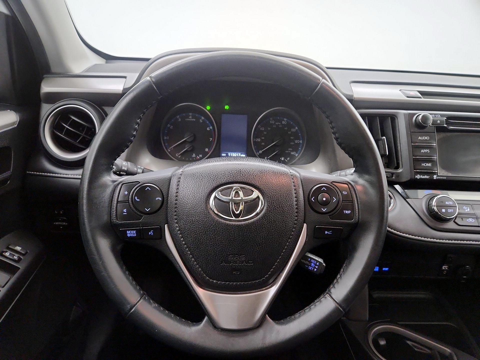 Thumbnail: 2018 Toyota RAV4 - 10