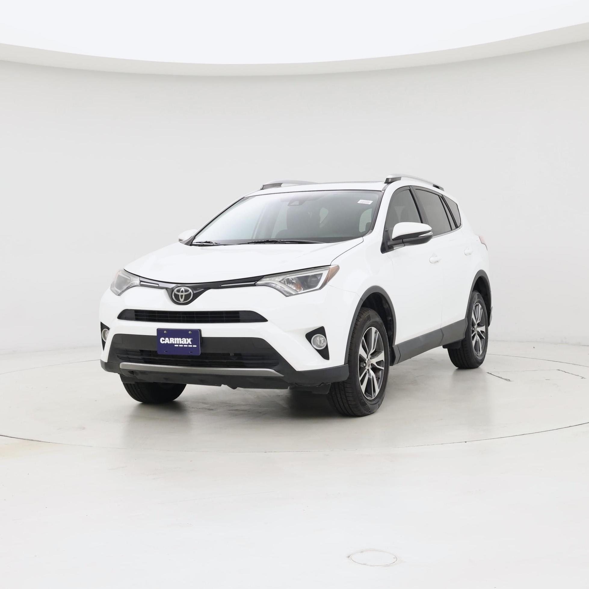 Thumbnail: 2018 Toyota RAV4 - 4