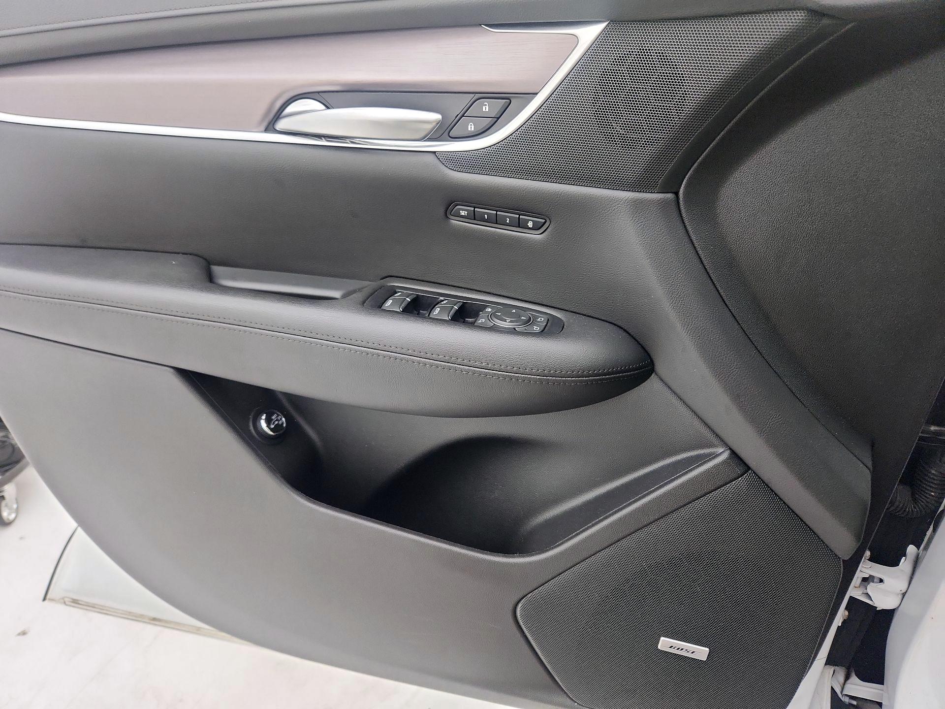 Thumbnail: 2019 Cadillac XT5 - 12