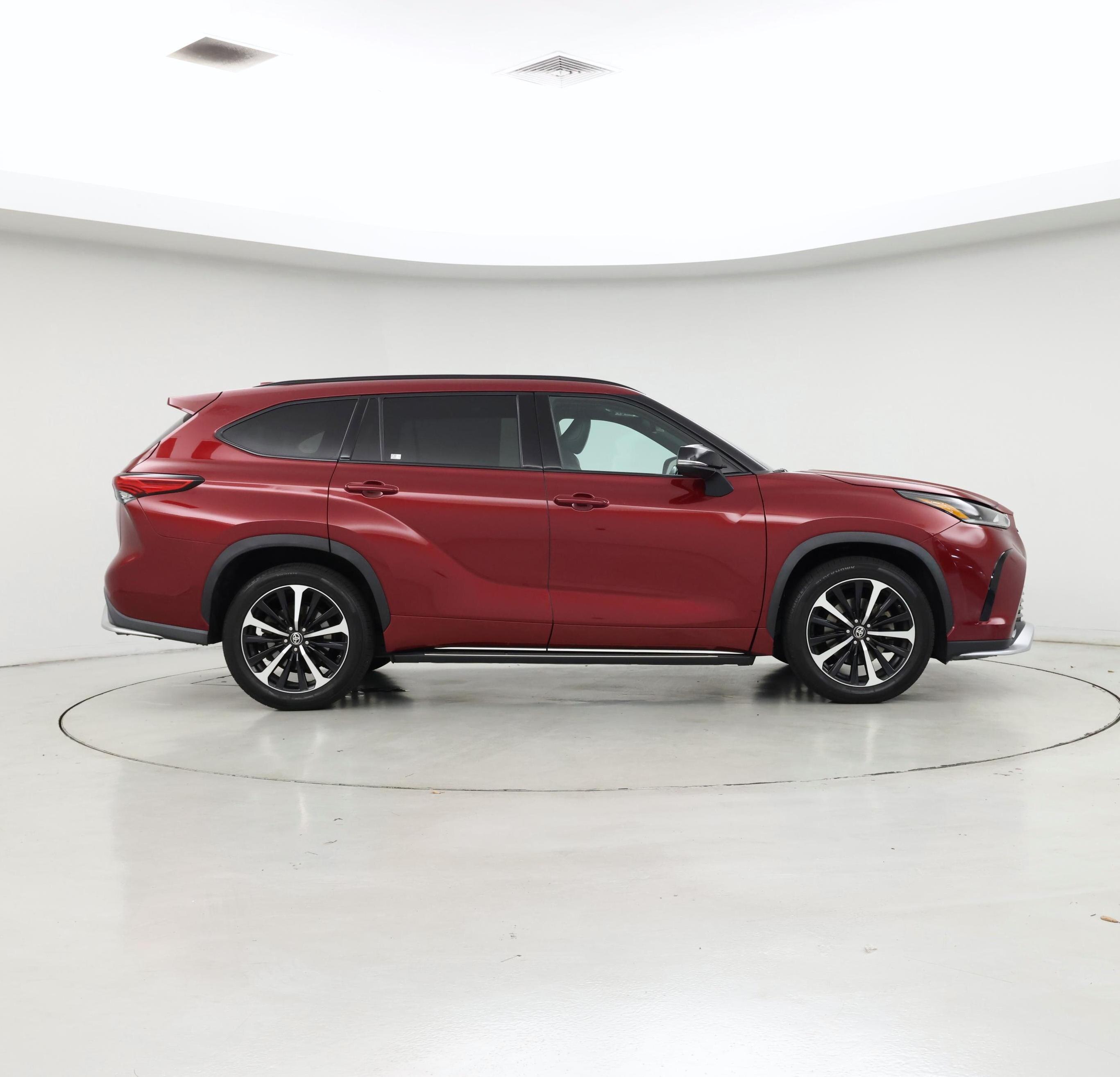 Thumbnail: 2021 Toyota Highlander - 7