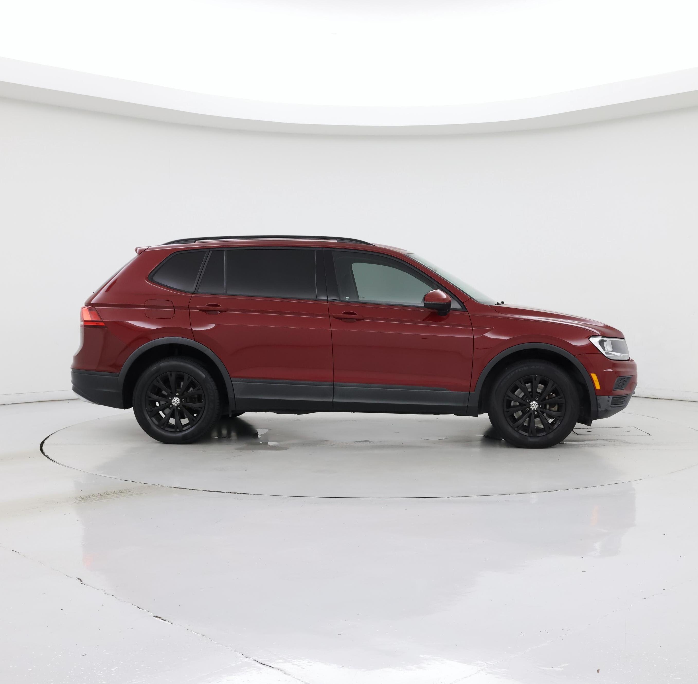 Thumbnail: 2018 Volkswagen Tiguan - 7