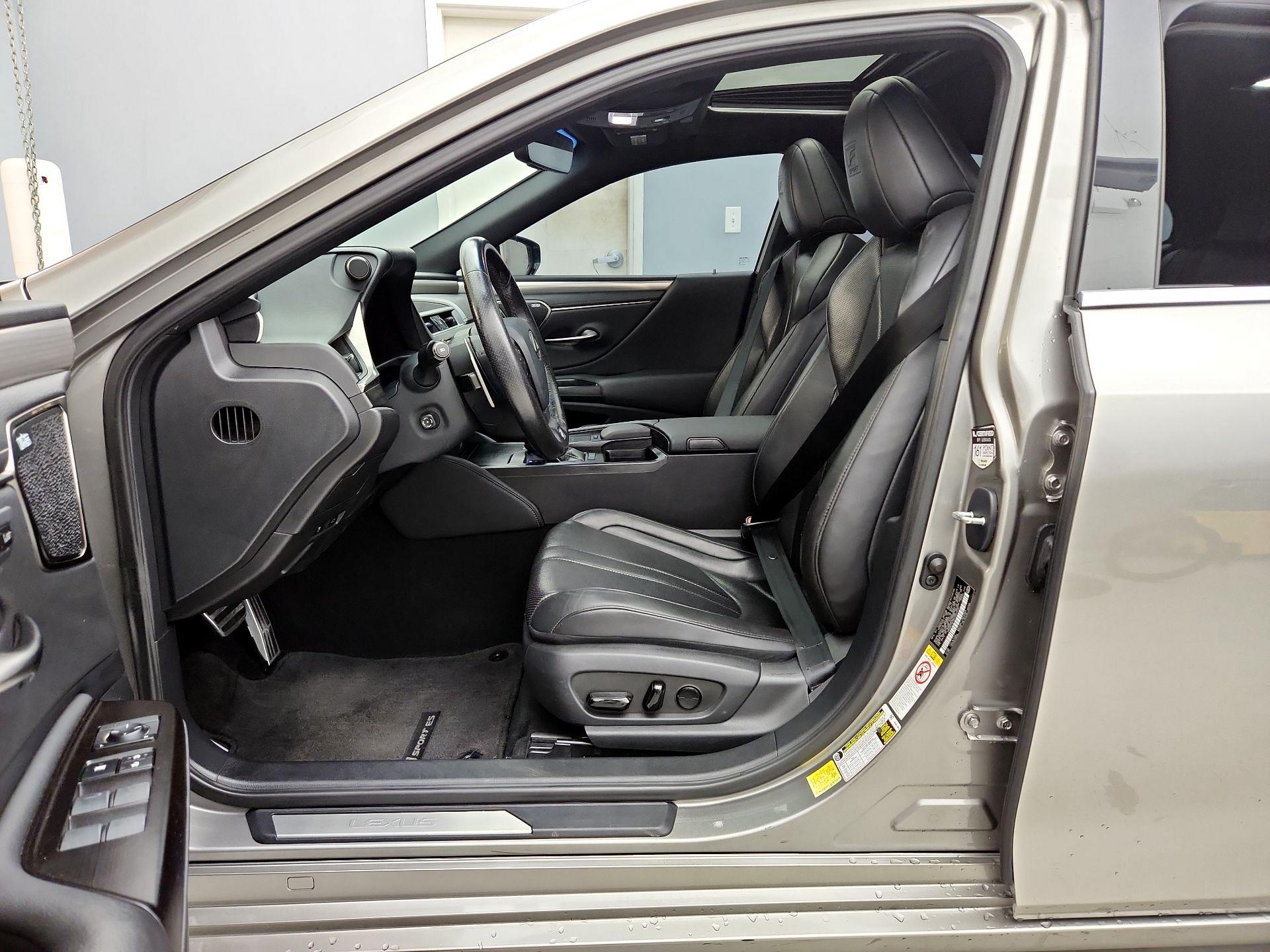 Thumbnail: 2019 Lexus ES - 11