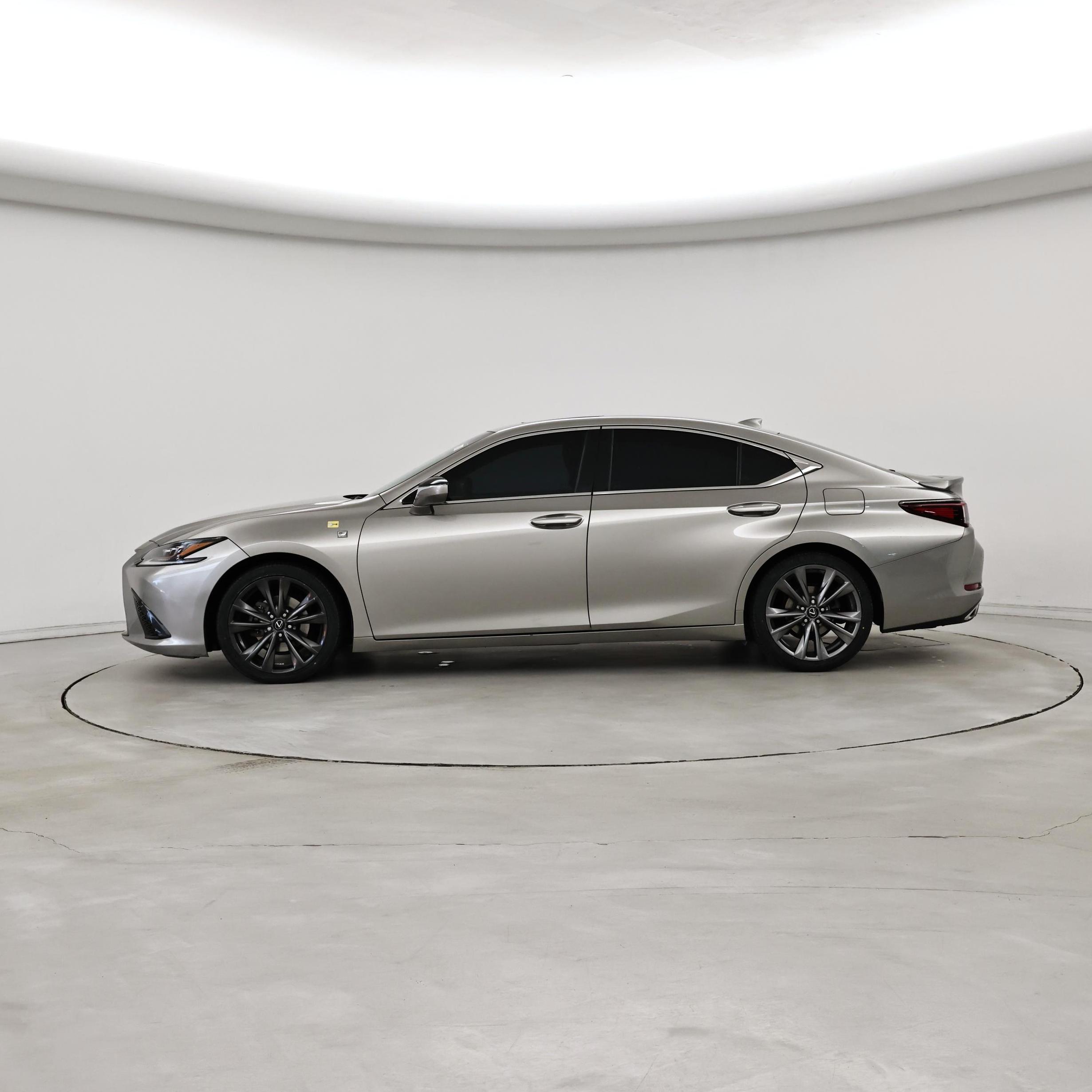 Thumbnail: 2019 Lexus ES - 3