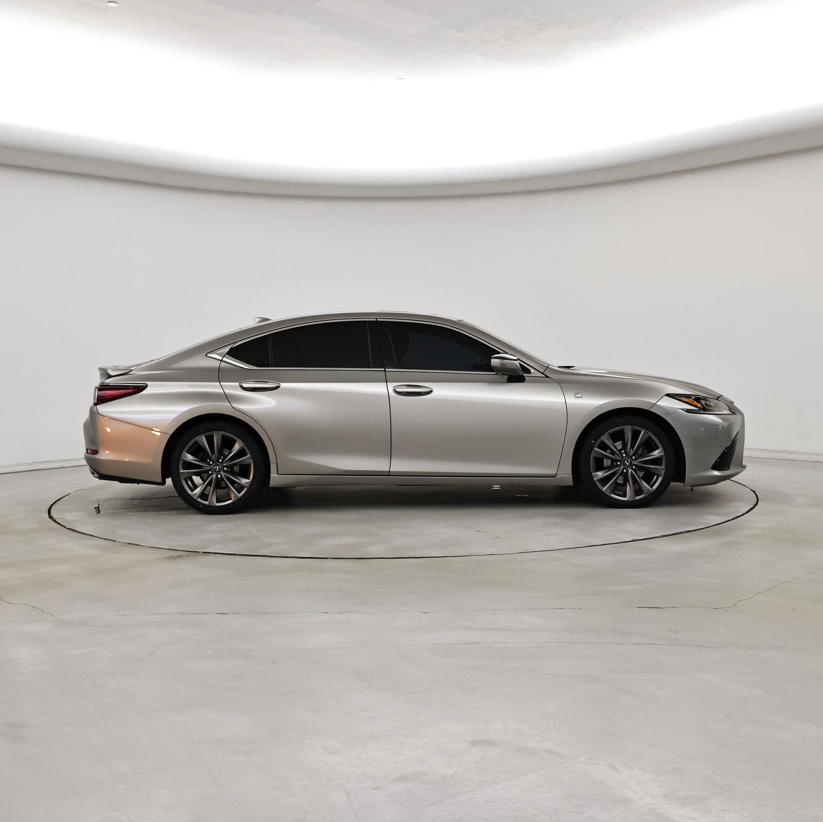 Thumbnail: 2019 Lexus ES - 7