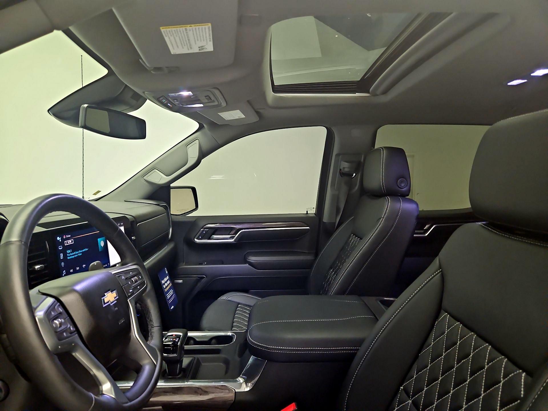 Thumbnail: 2024 Chevrolet Silverado 1500 - 19