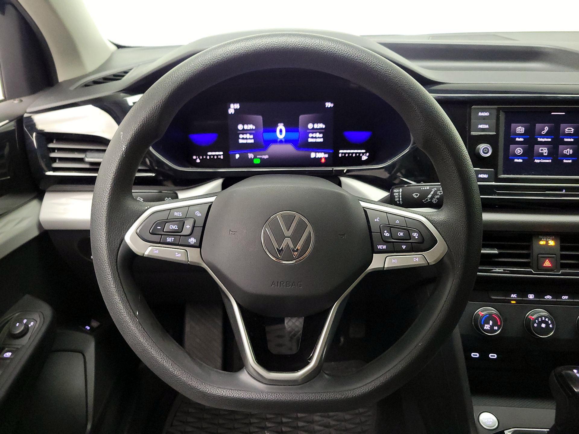 Thumbnail: 2022 Volkswagen Taos - 10