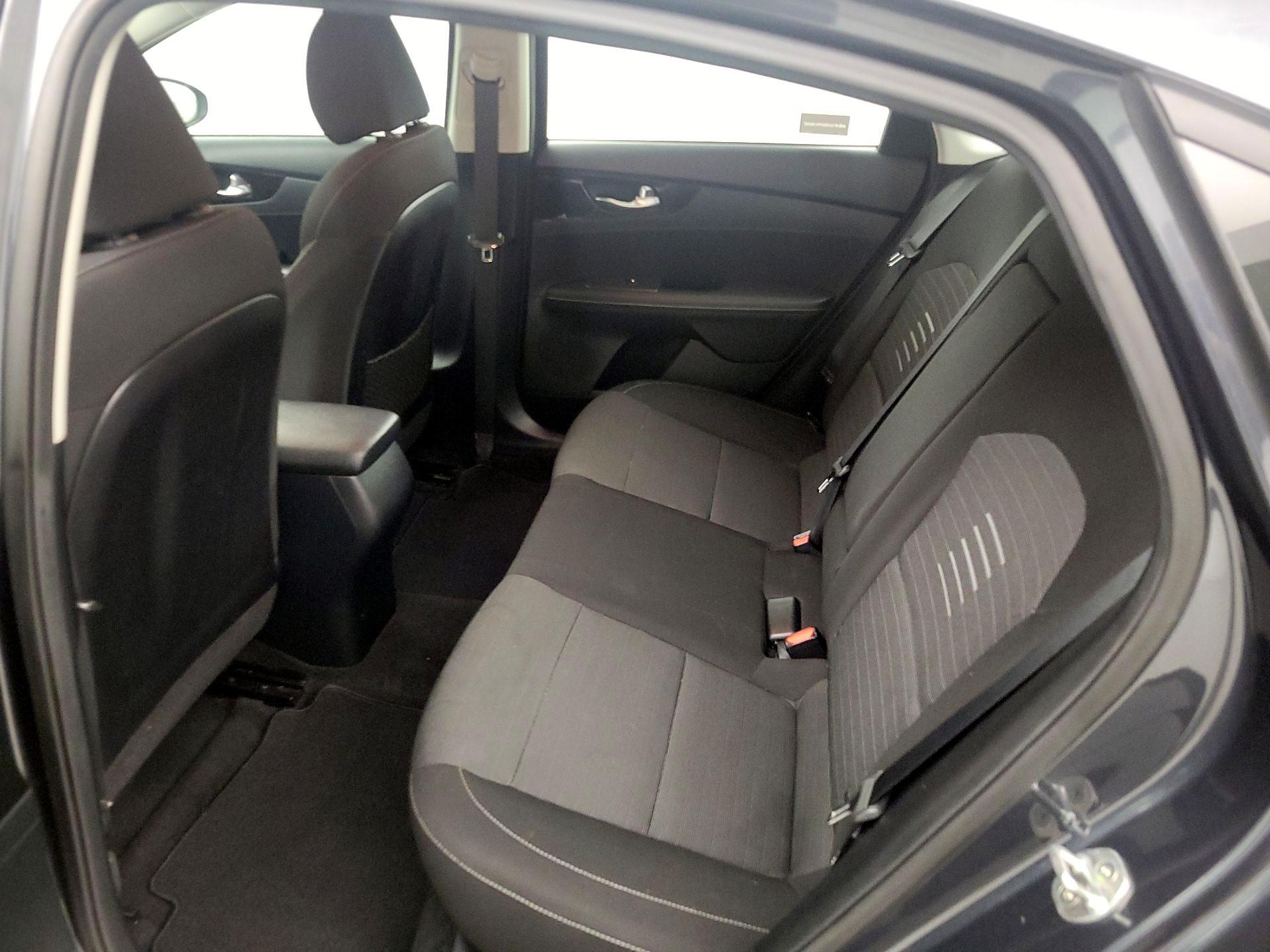 Thumbnail: 2019 Kia Forte - 17