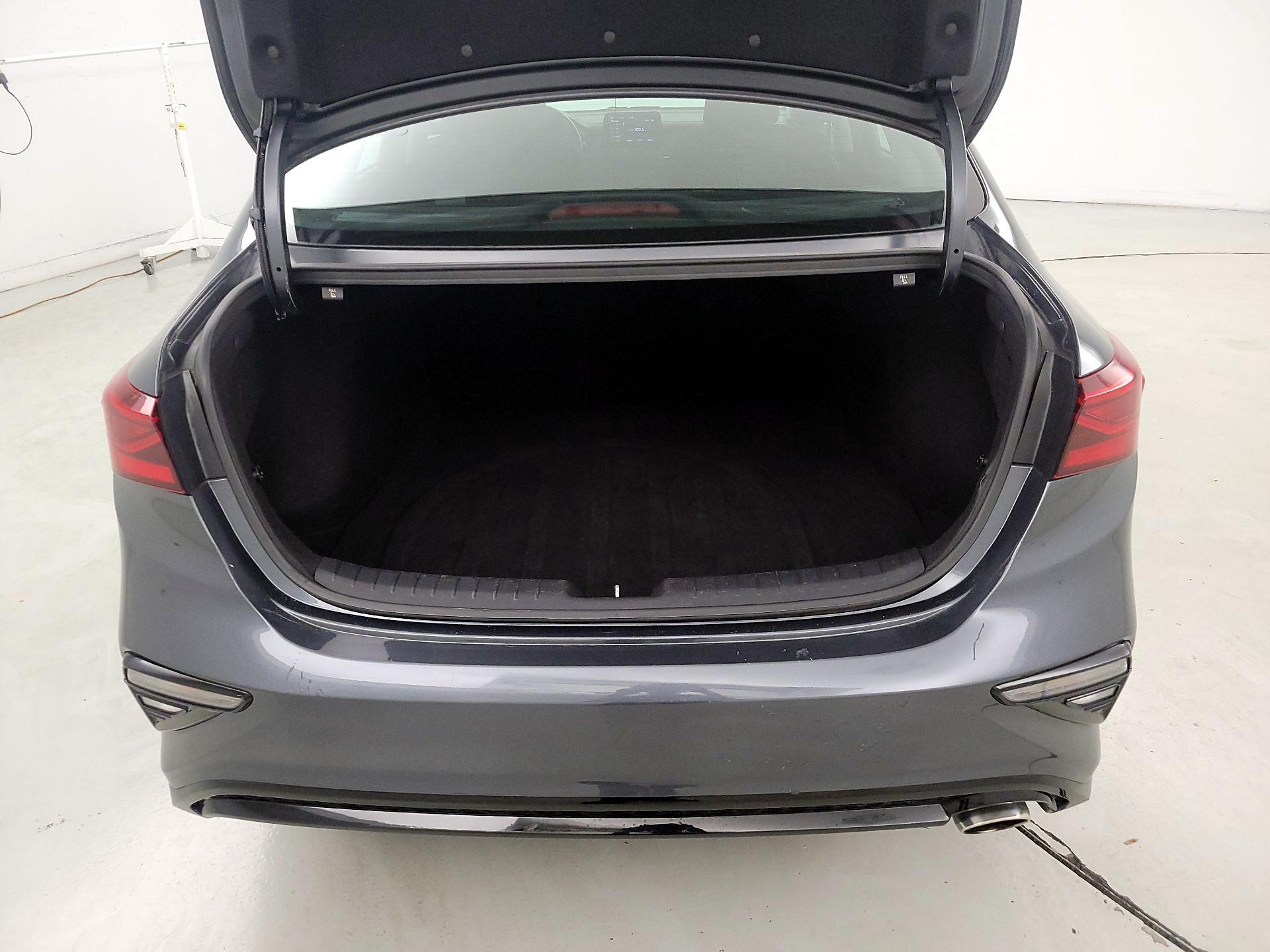 Thumbnail: 2019 Kia Forte - 18